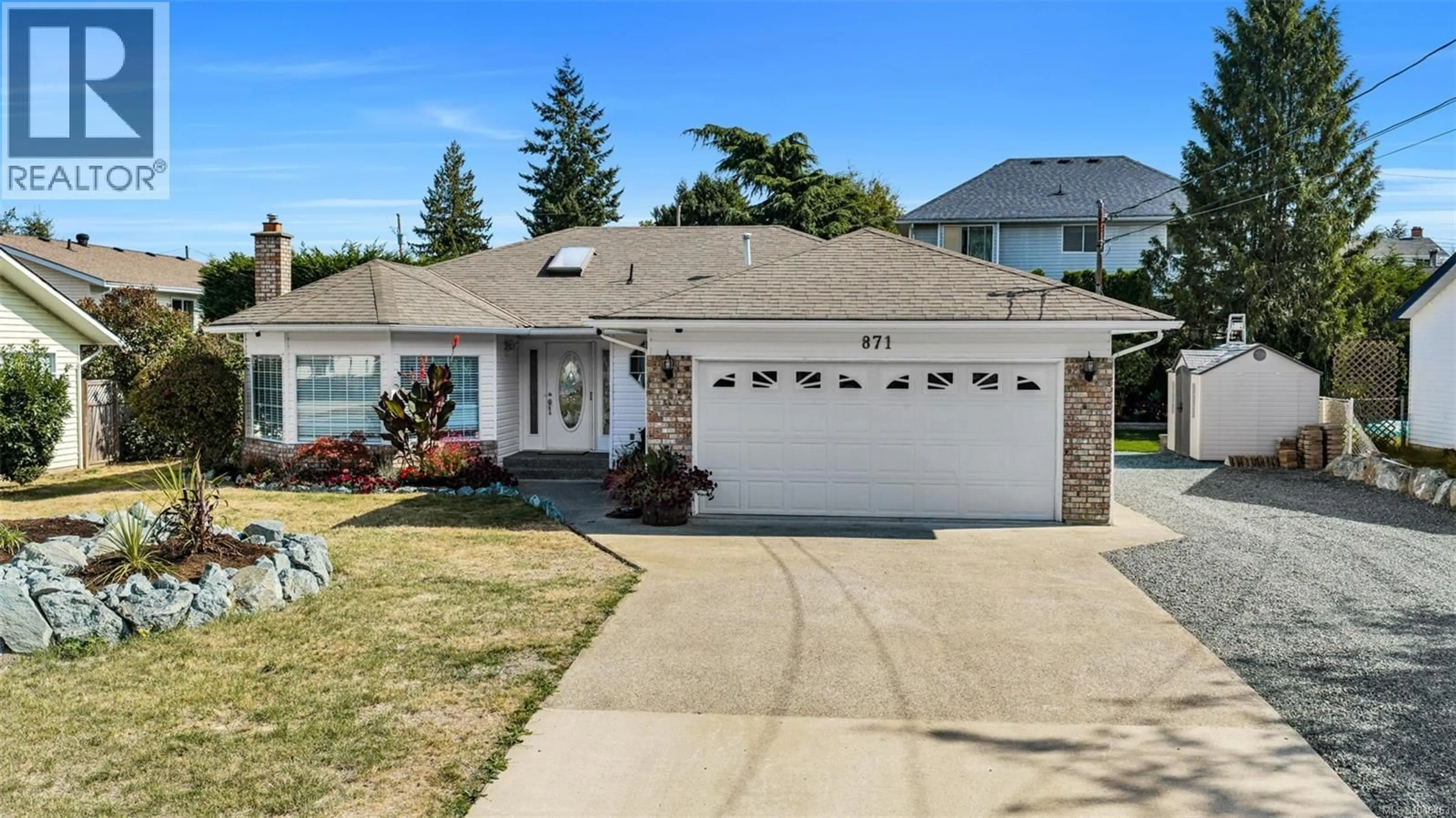 Home with vinyl exterior material, street for 871 COLONIA DRIVE, Ladysmith British Columbia V9G1N5