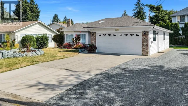 871 COLONIA DRIVE, Ladysmith 2