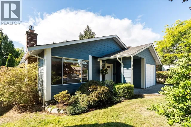 723 MILLER AVENUE, Saanich 2