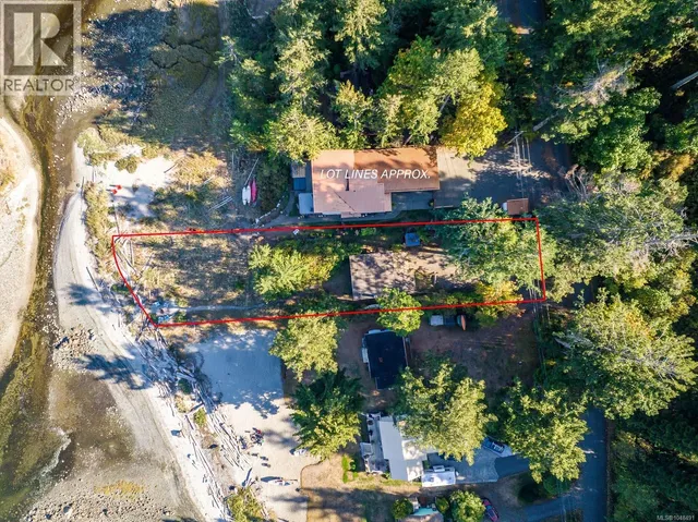1426 WILKINSON ROAD, Comox 5