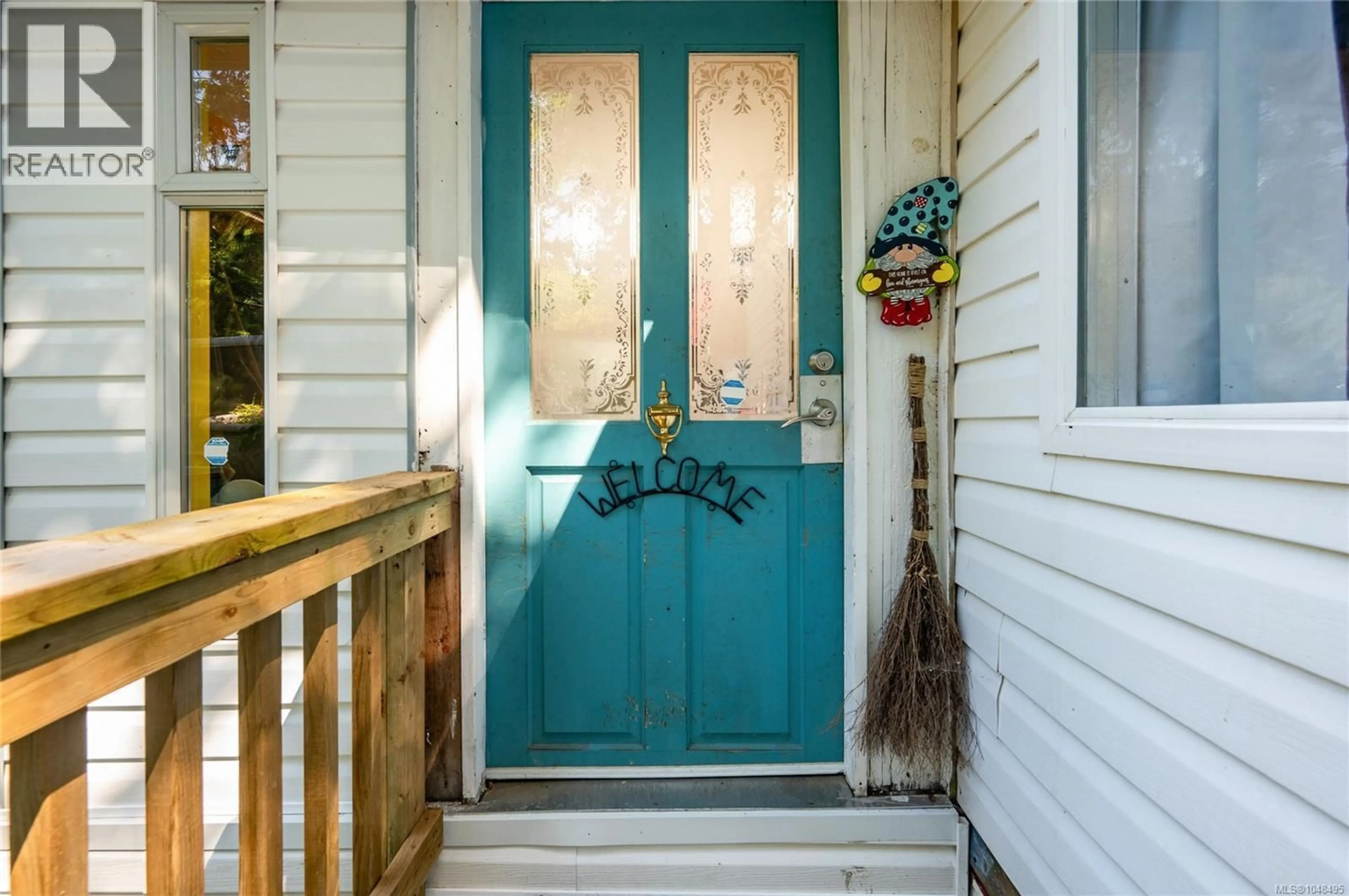 Indoor entryway for 1520 MASON TRAIL, Parksville British Columbia V9P1X9