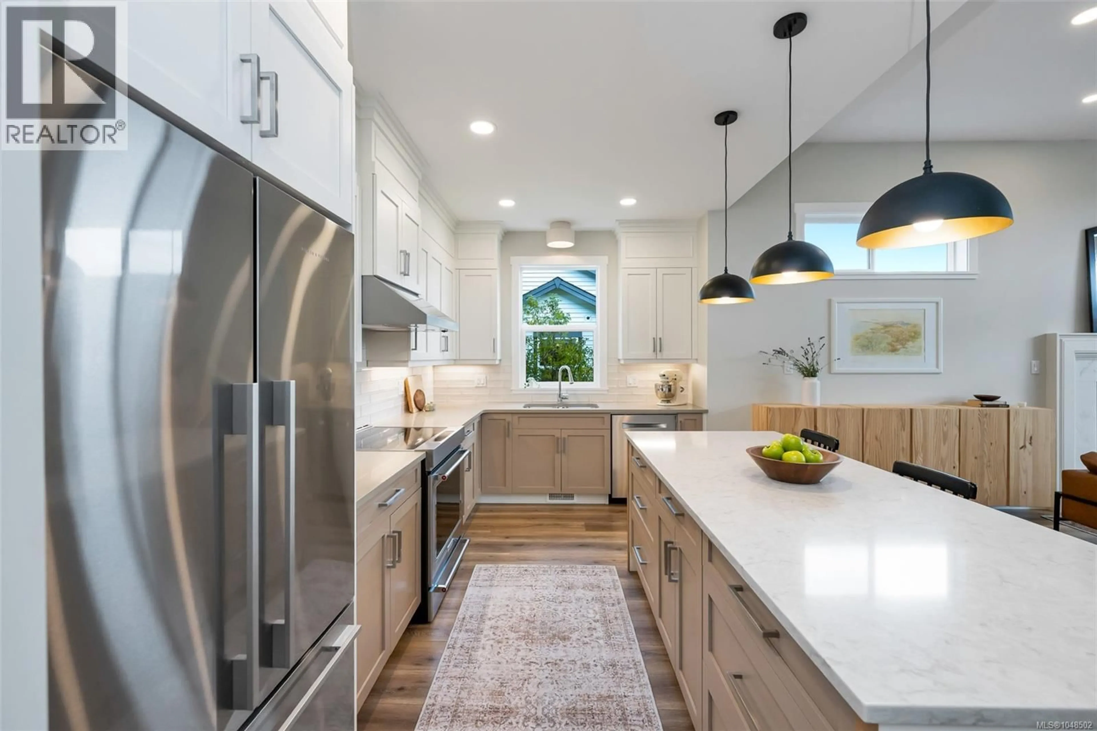 Contemporary kitchen, unknown for 913 CRAIG ROAD, Ladysmith British Columbia V9G2C4