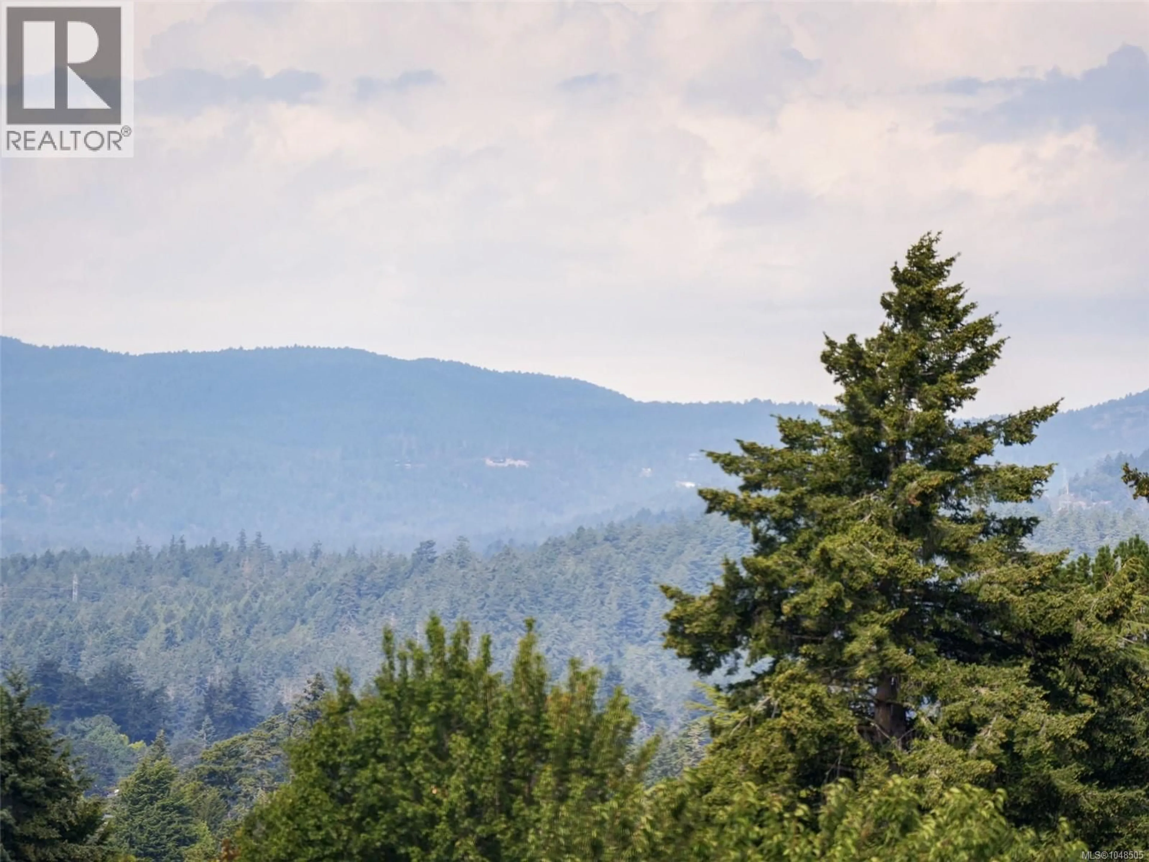 Blurry image for 809 ROGERS WAY, Saanich British Columbia V8X5L1