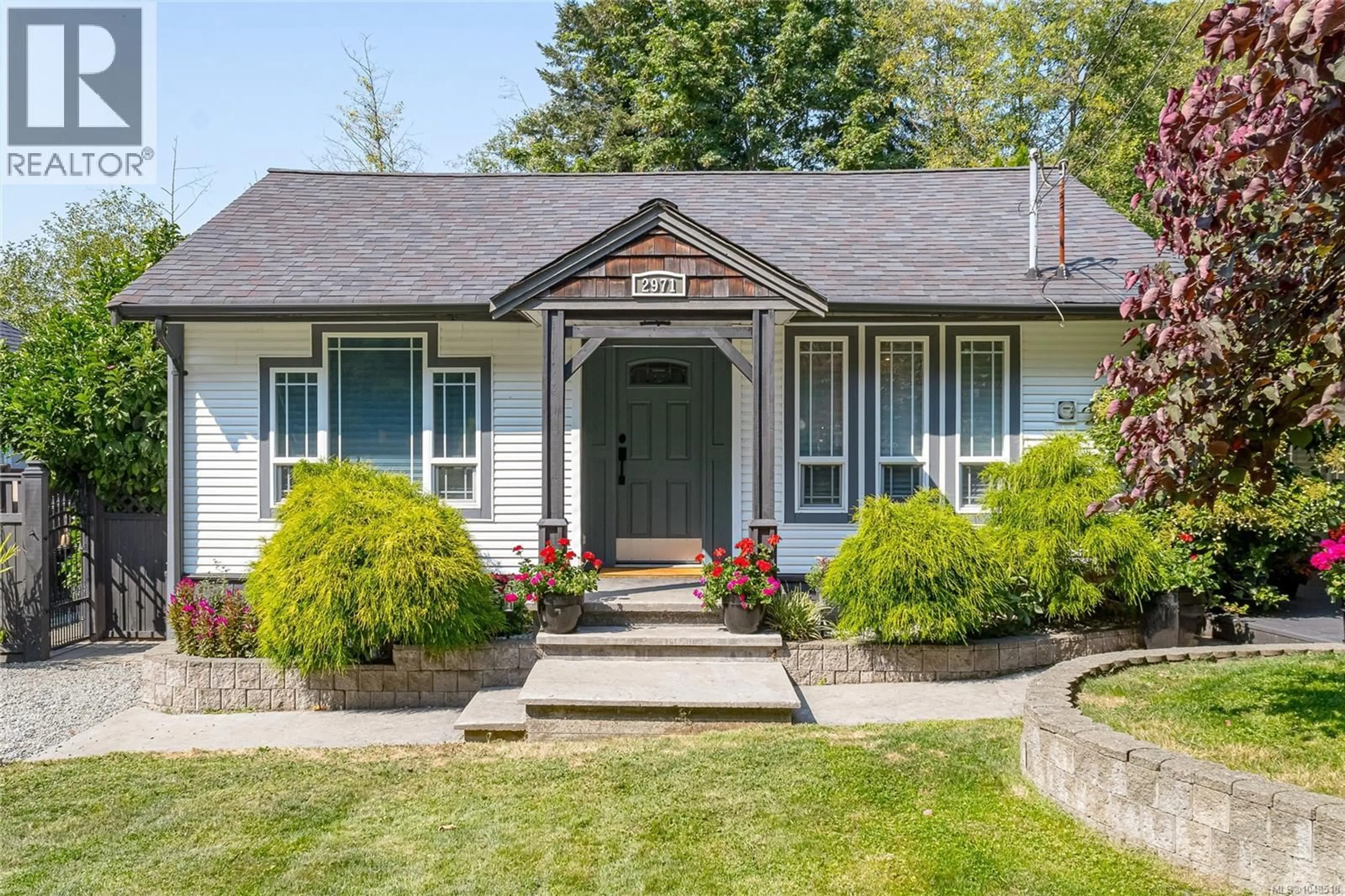 Home with vinyl exterior material, street for 2971 OAK STREET, Chemainus British Columbia V0R1K1