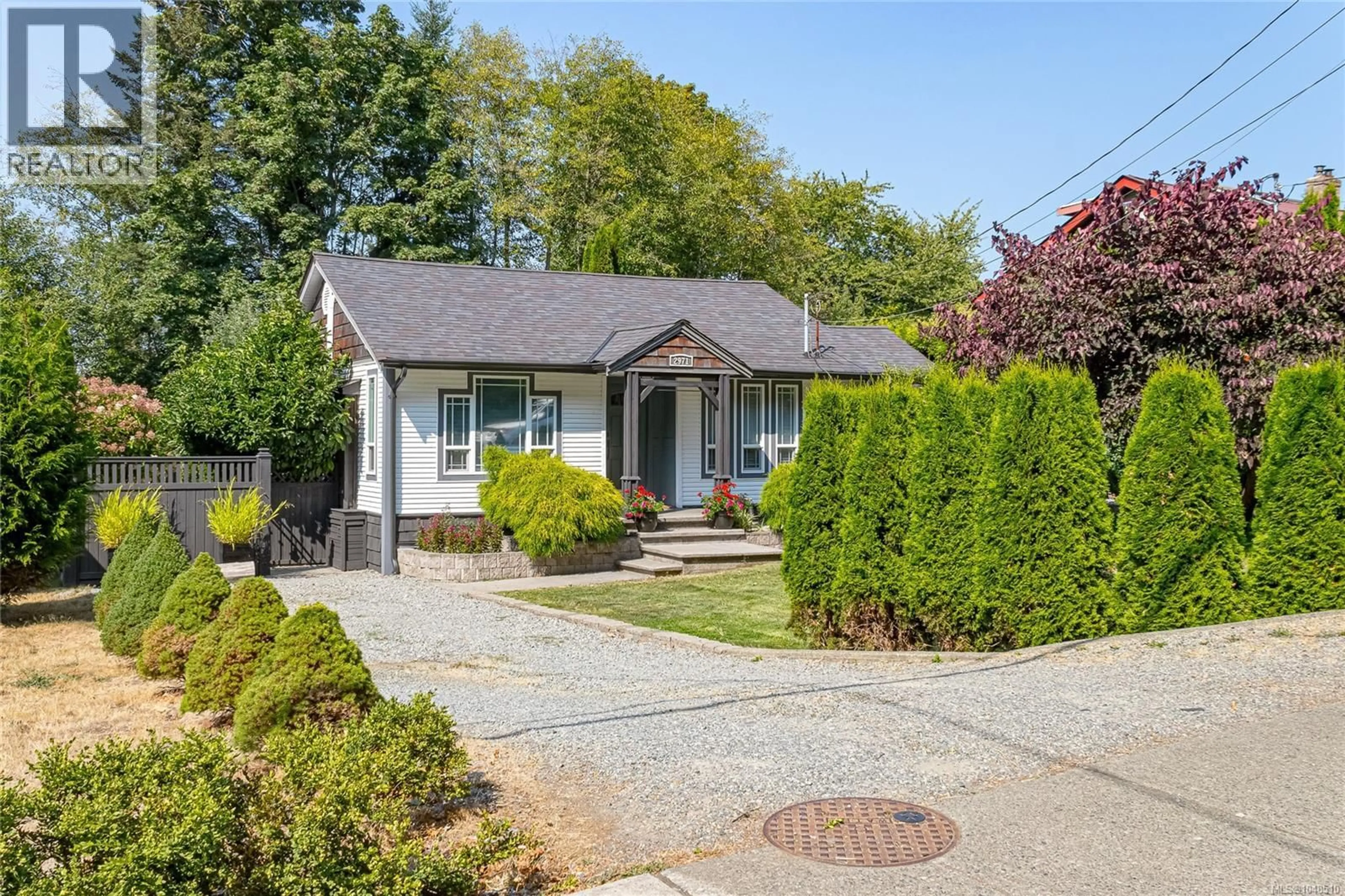 Home with vinyl exterior material, street for 2971 OAK STREET, Chemainus British Columbia V0R1K1