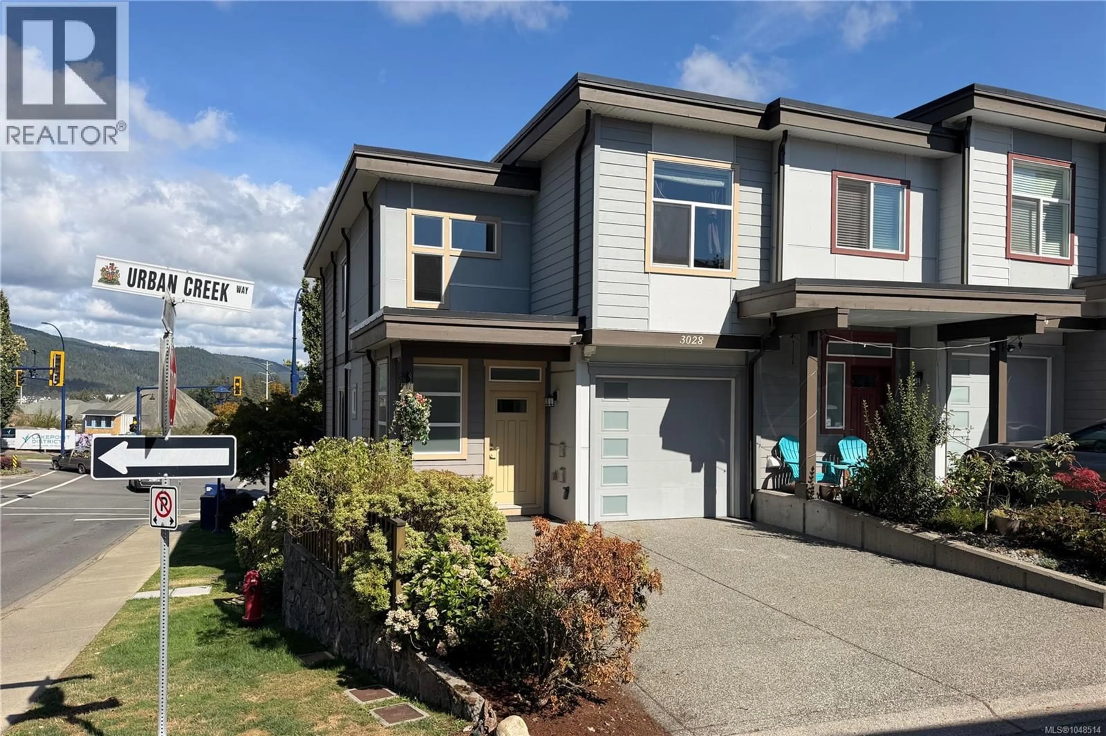 Home with vinyl exterior material, street for 3028 URBAN CREEK WAY, Langford British Columbia V9B0L9