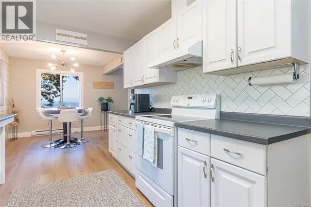 2519 LASQUETI ROAD, Qualicum Beach 5