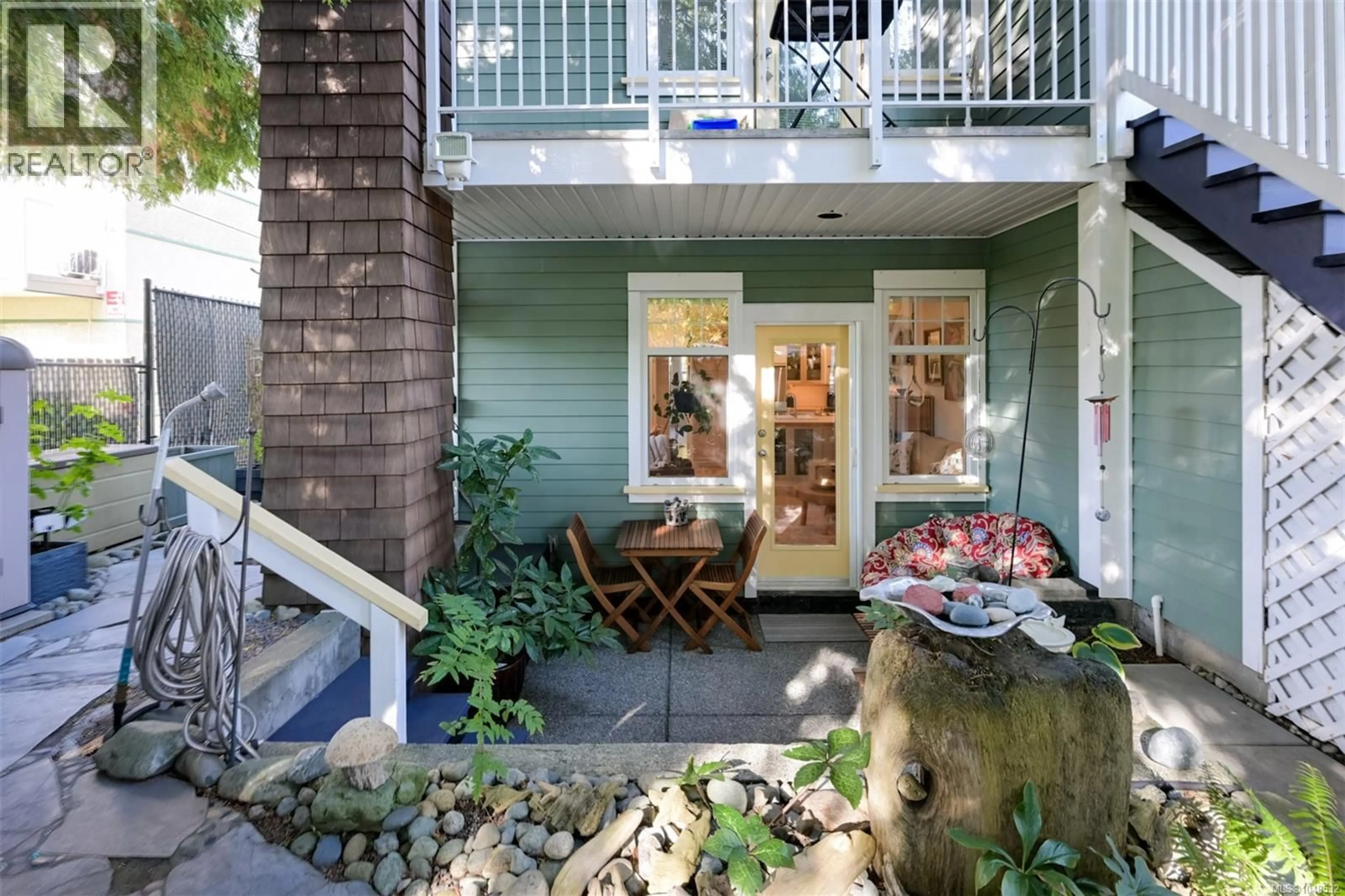 Patio, street for 1 - 2116 RICHMOND ROAD, Victoria British Columbia V8R4C4