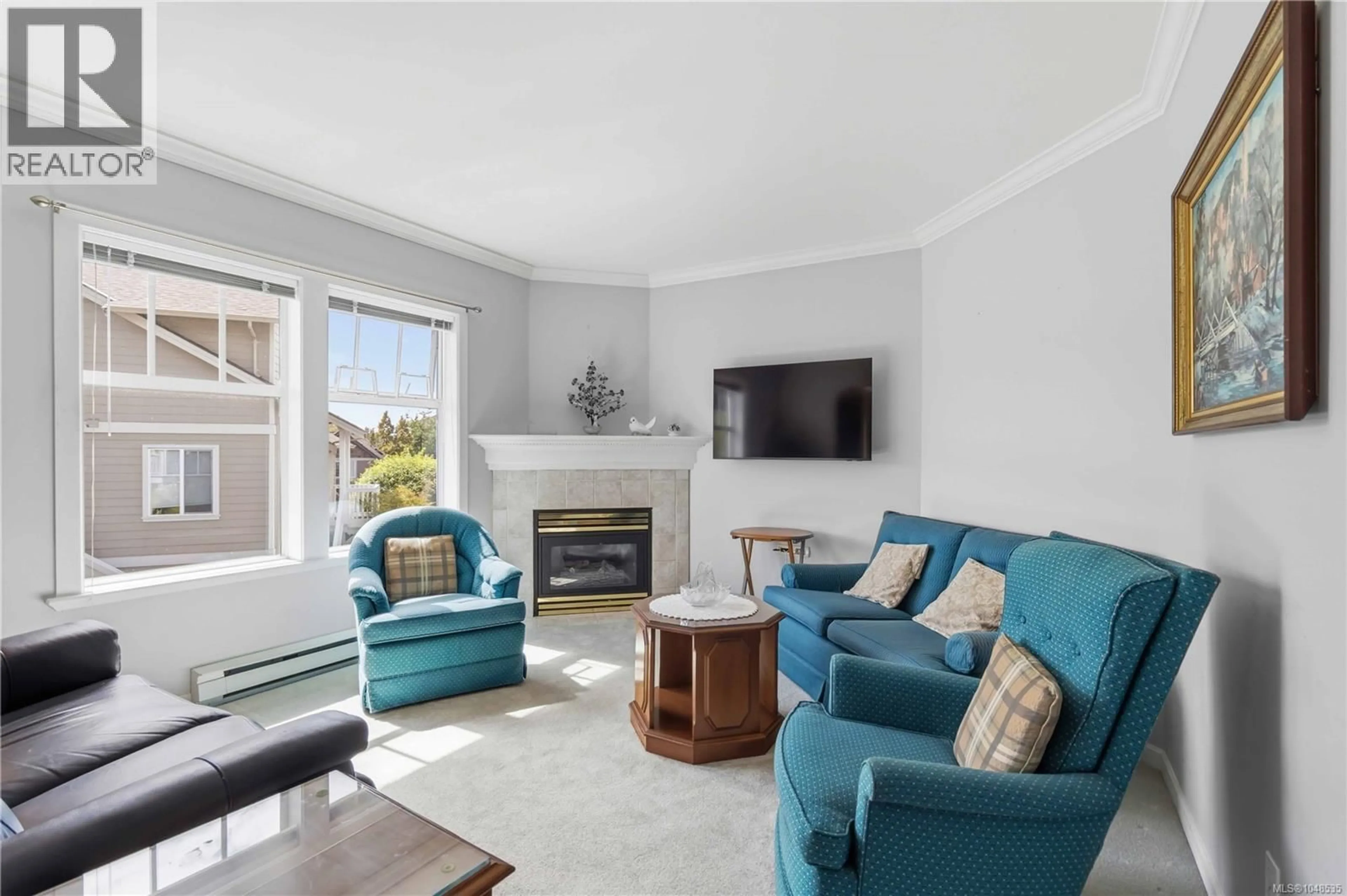 Living room with furniture, unknown for 4 - 4073 BLACKBERRY LANE, Saanich British Columbia V8X5J5