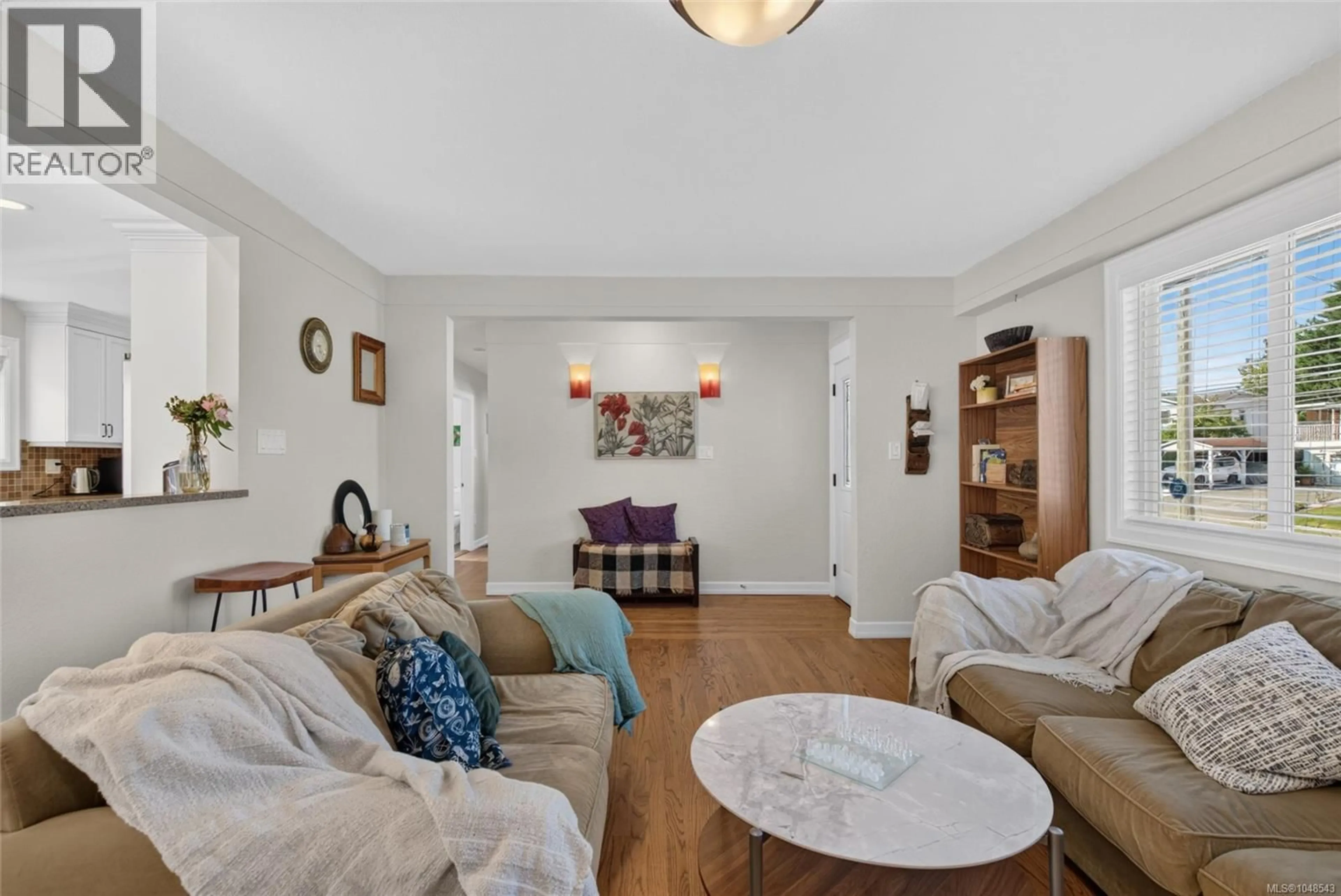 Living room with furniture, unknown for 4257 CAREY ROAD, Saanich British Columbia V8Z4H1