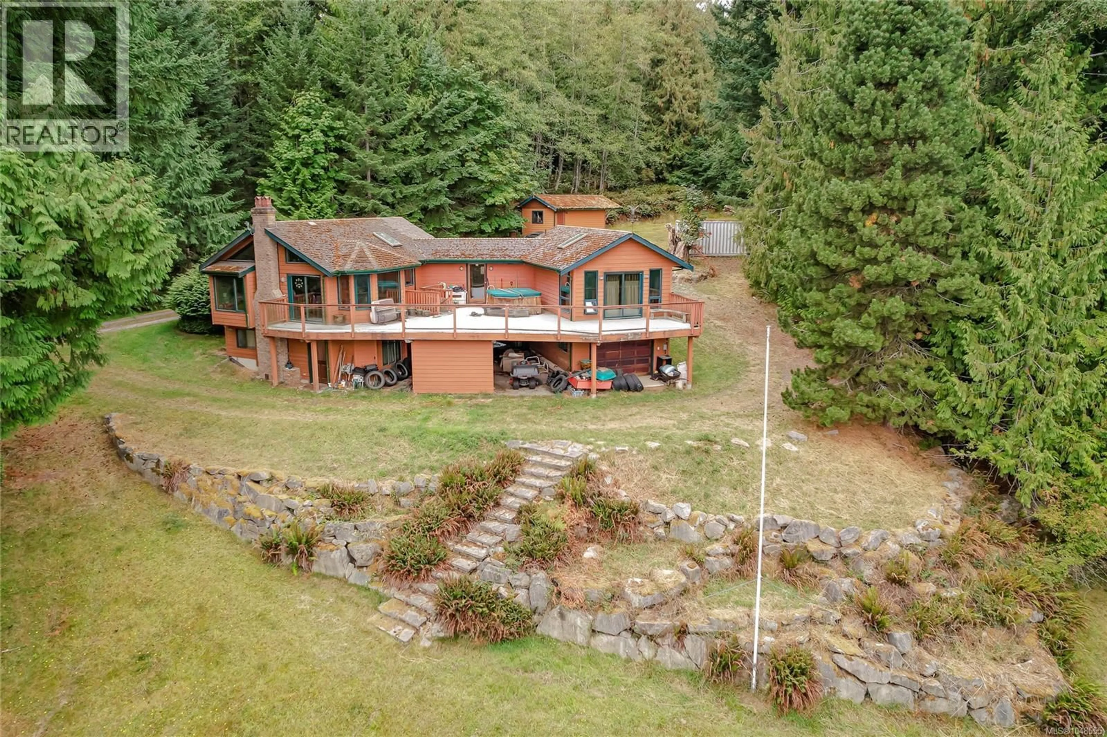A pic from outside/outdoor area/front of a property/back of a property/a pic from drone, unknown for 190 SEYMOUR HEIGHTS, Salt Spring British Columbia V8K2B6