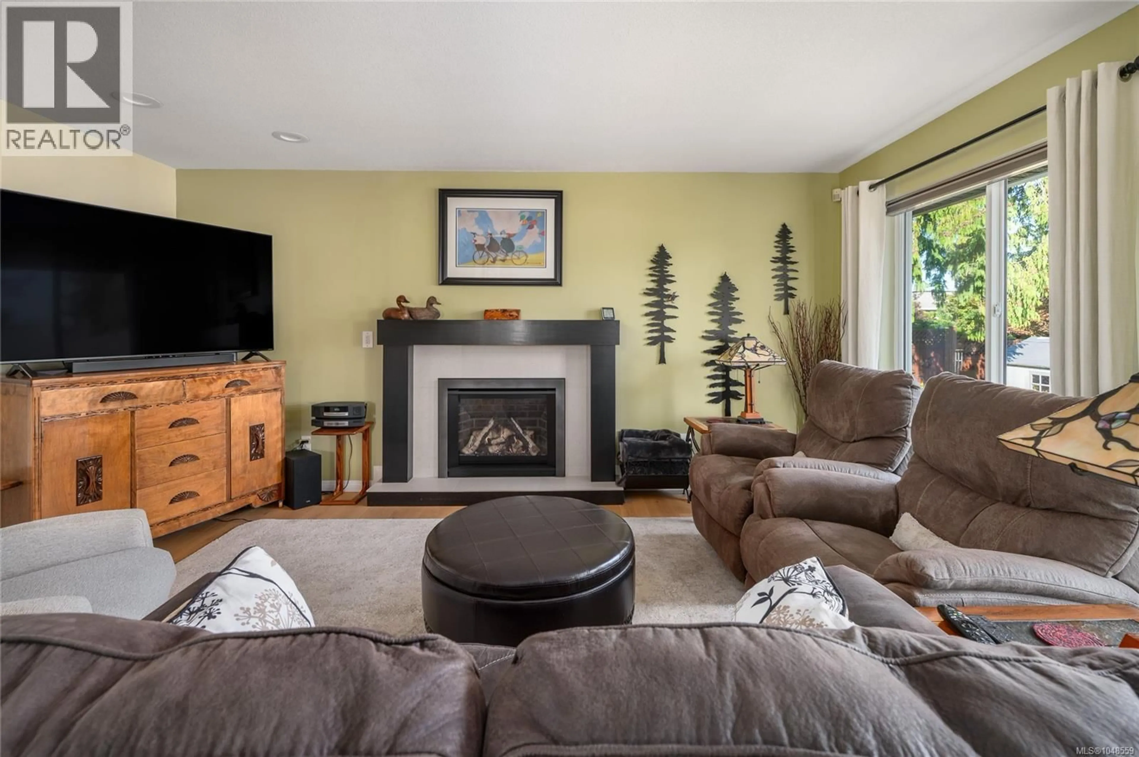 Living room with furniture, unknown for 763 DOEHLE AVENUE, Parksville British Columbia V9P2V1