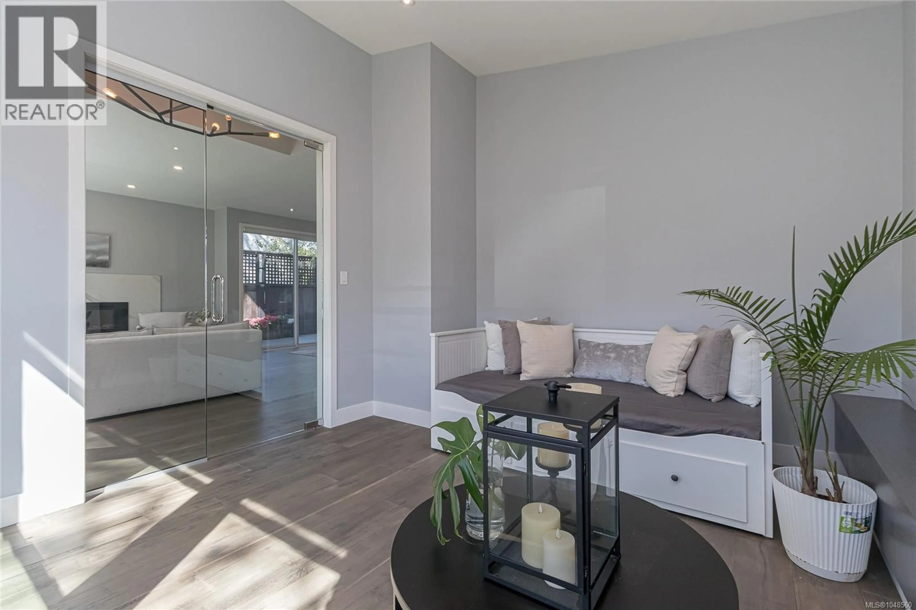 Living room with furniture, ceramic/tile floor for 909 BANK STREET, Victoria British Columbia V8S4B1