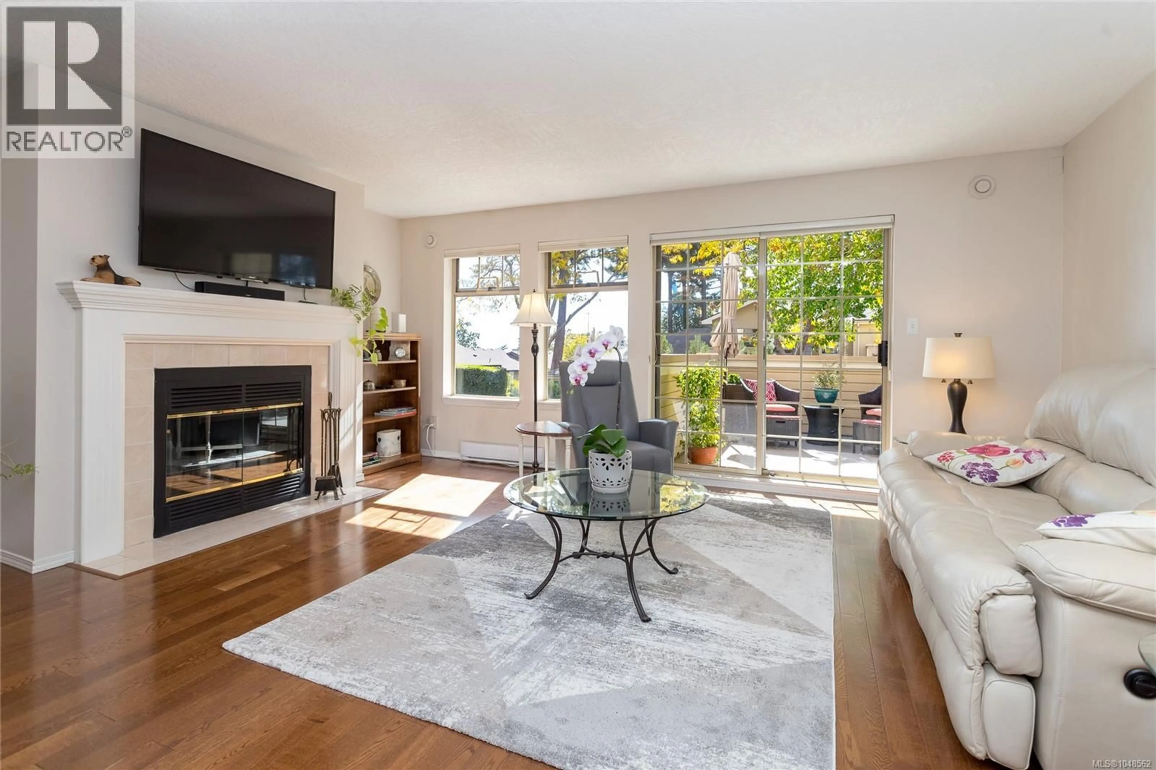 Living room with furniture, unknown for 28 - 909 ADMIRALS ROAD, Esquimalt British Columbia V9A2P1