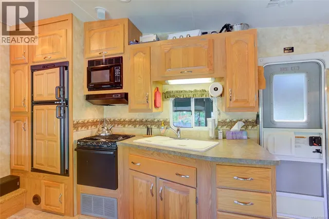 6 - 6855 PARK AVENUE, Honeymoon Bay 5