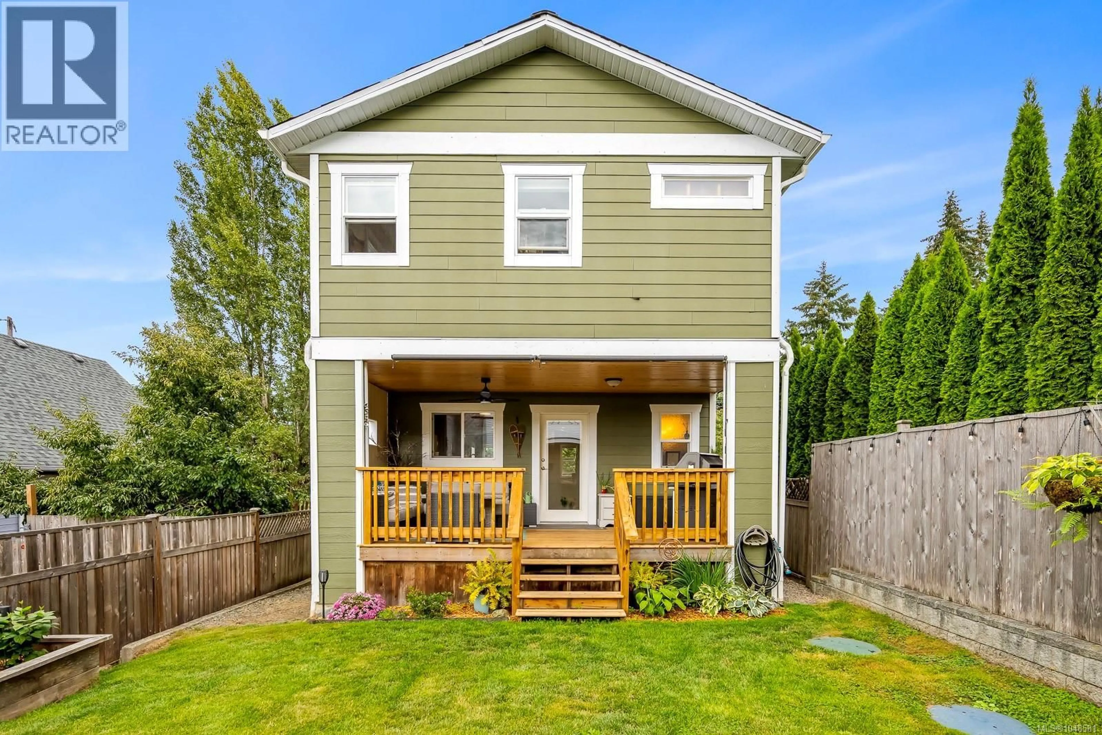 Home with vinyl exterior material, street for 3868 ROYSTON ROAD, Royston British Columbia V0R2V0