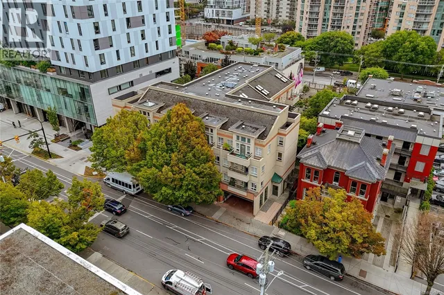 106 - 1015 JOHNSON STREET, Victoria 2