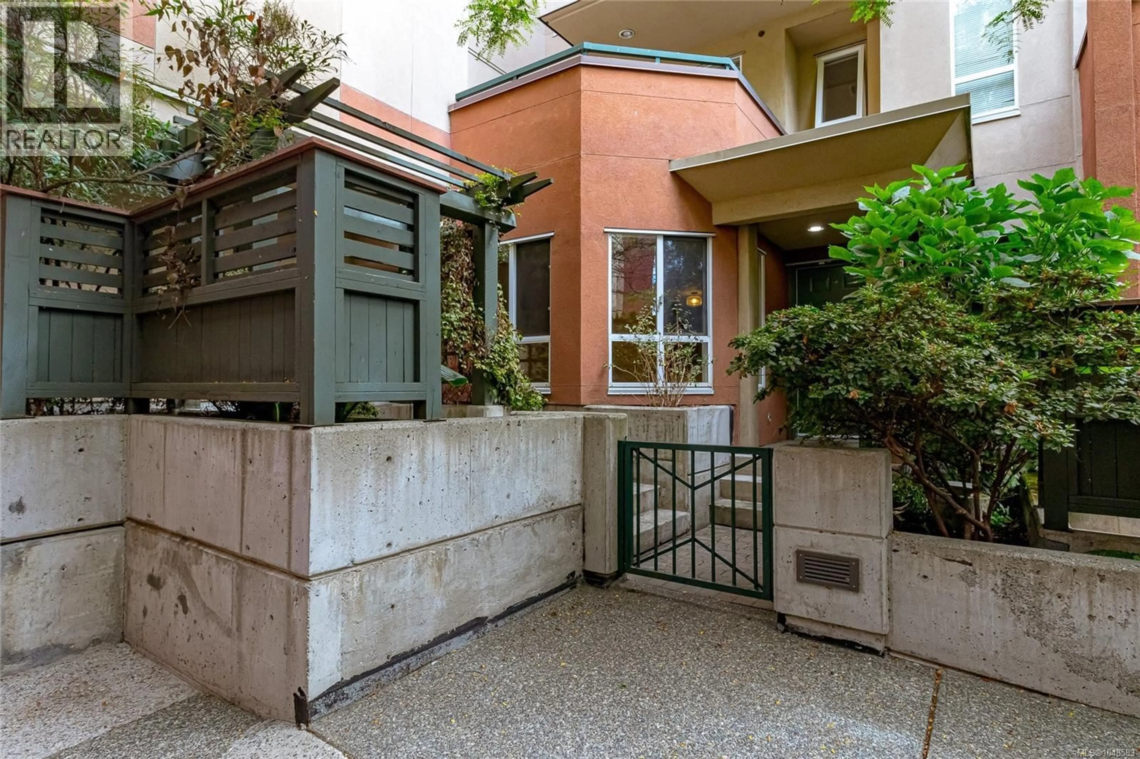 Unknown for 106 - 1015 JOHNSON STREET, Victoria British Columbia V8V3N6