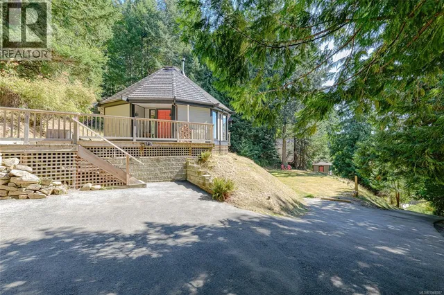 287 CUSHEON LAKE ROAD, Salt Spring 3