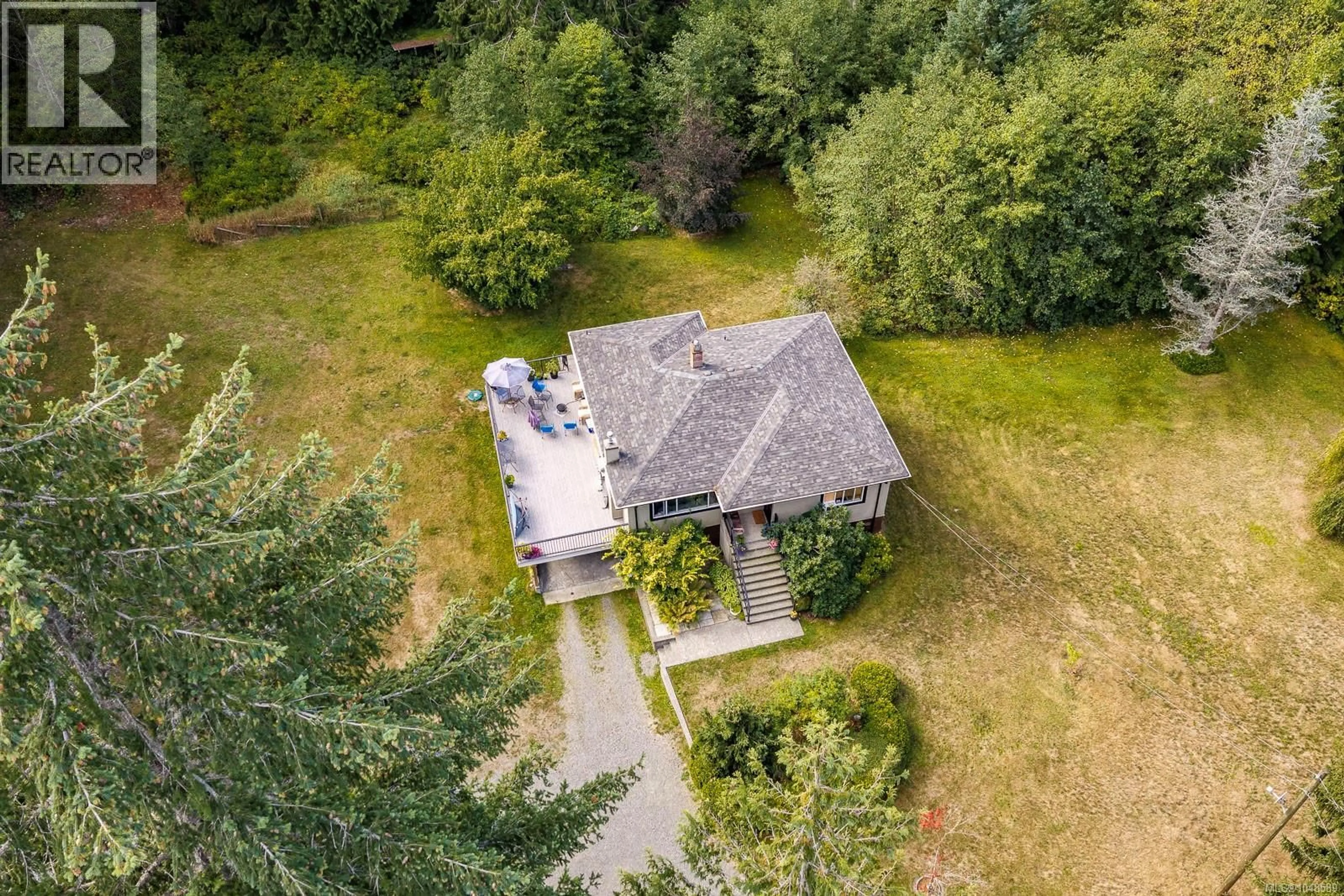 A pic from outside/outdoor area/front of a property/back of a property/a pic from drone, unknown for 2945 ROYSTON ROAD, Cumberland British Columbia V0R1S0