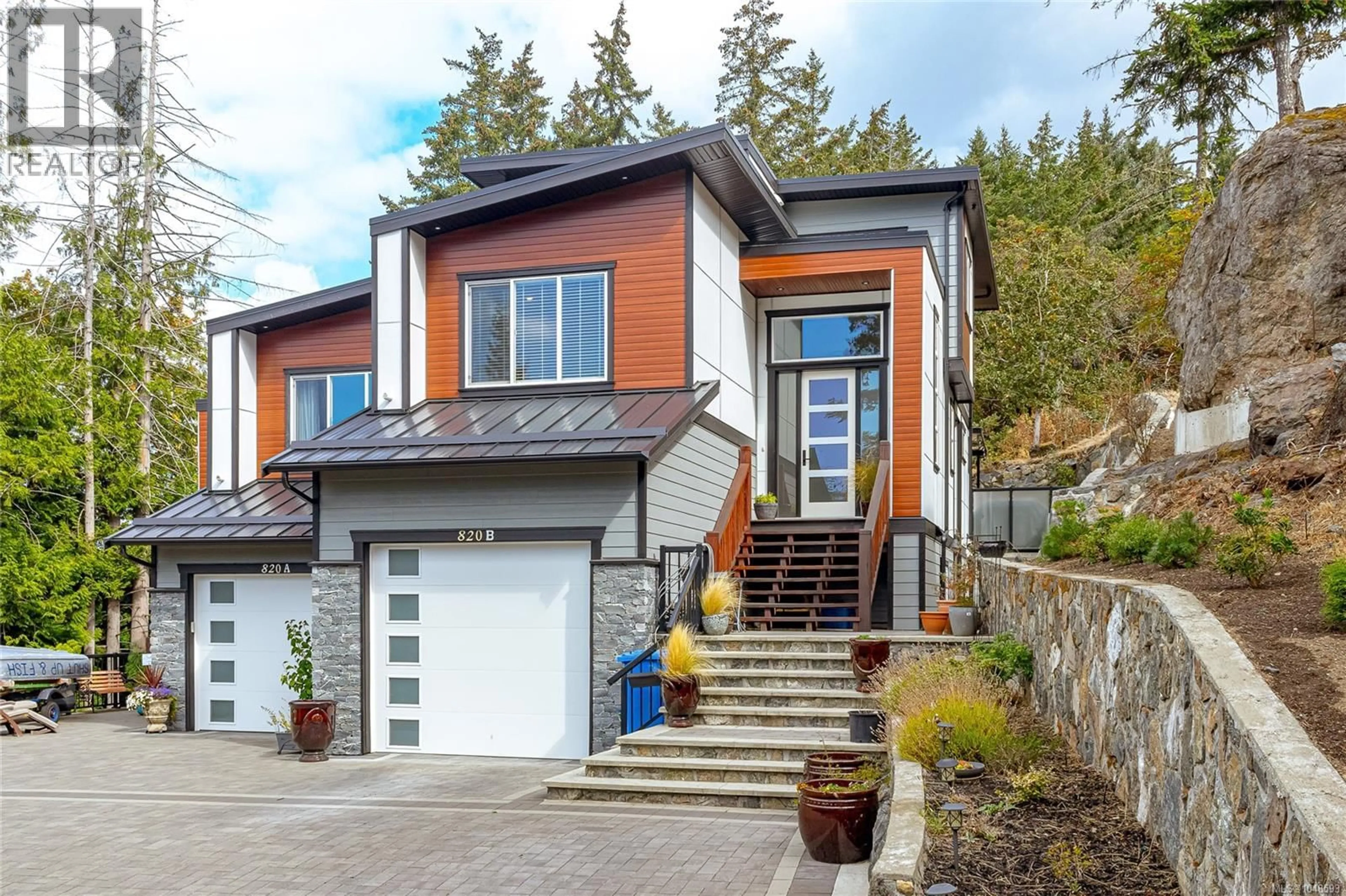 Home with vinyl exterior material, street for B-820 SEWELL CLOSE, Colwood British Columbia V9C0B9