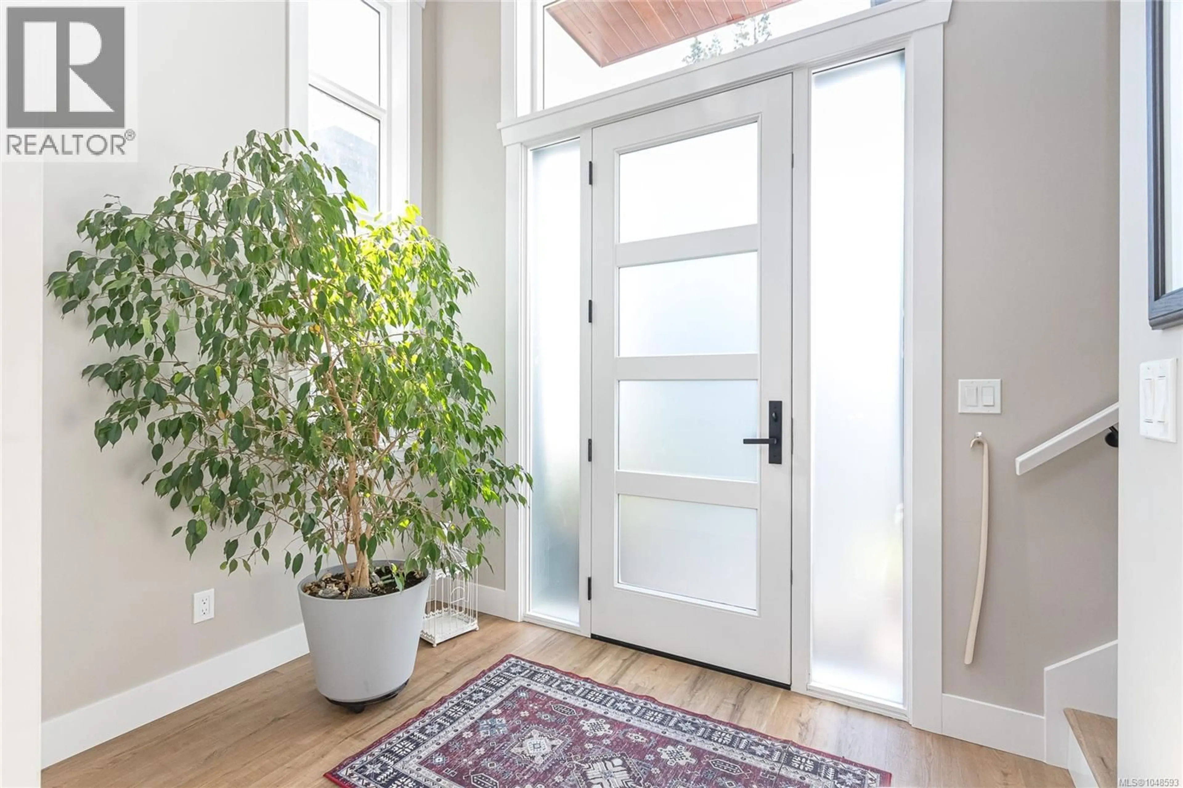Indoor entryway for B-820 SEWELL CLOSE, Colwood British Columbia V9C0B9