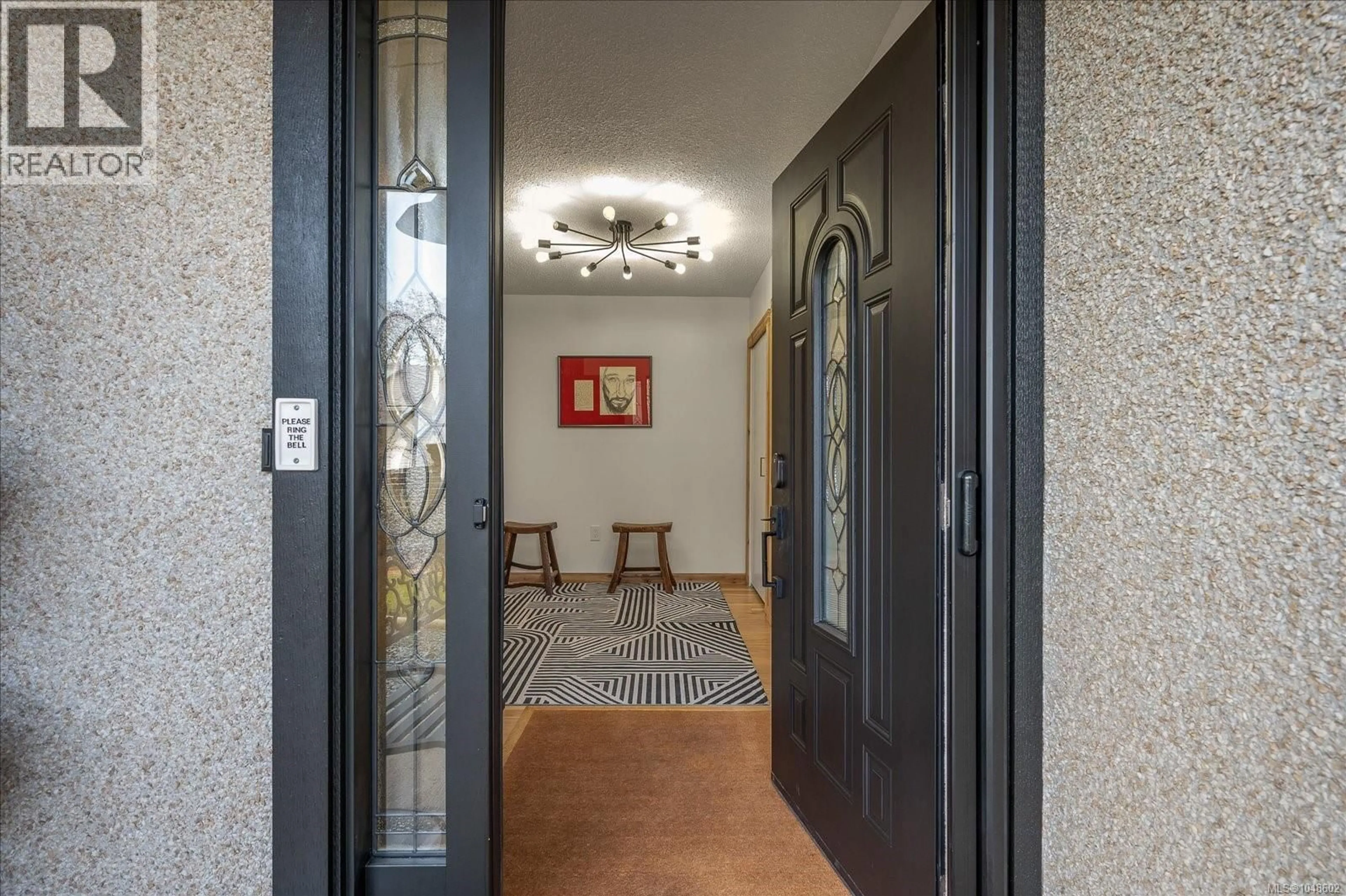 Indoor foyer for 11041 CHEMAINUS ROAD, Ladysmith British Columbia V9G1Z2