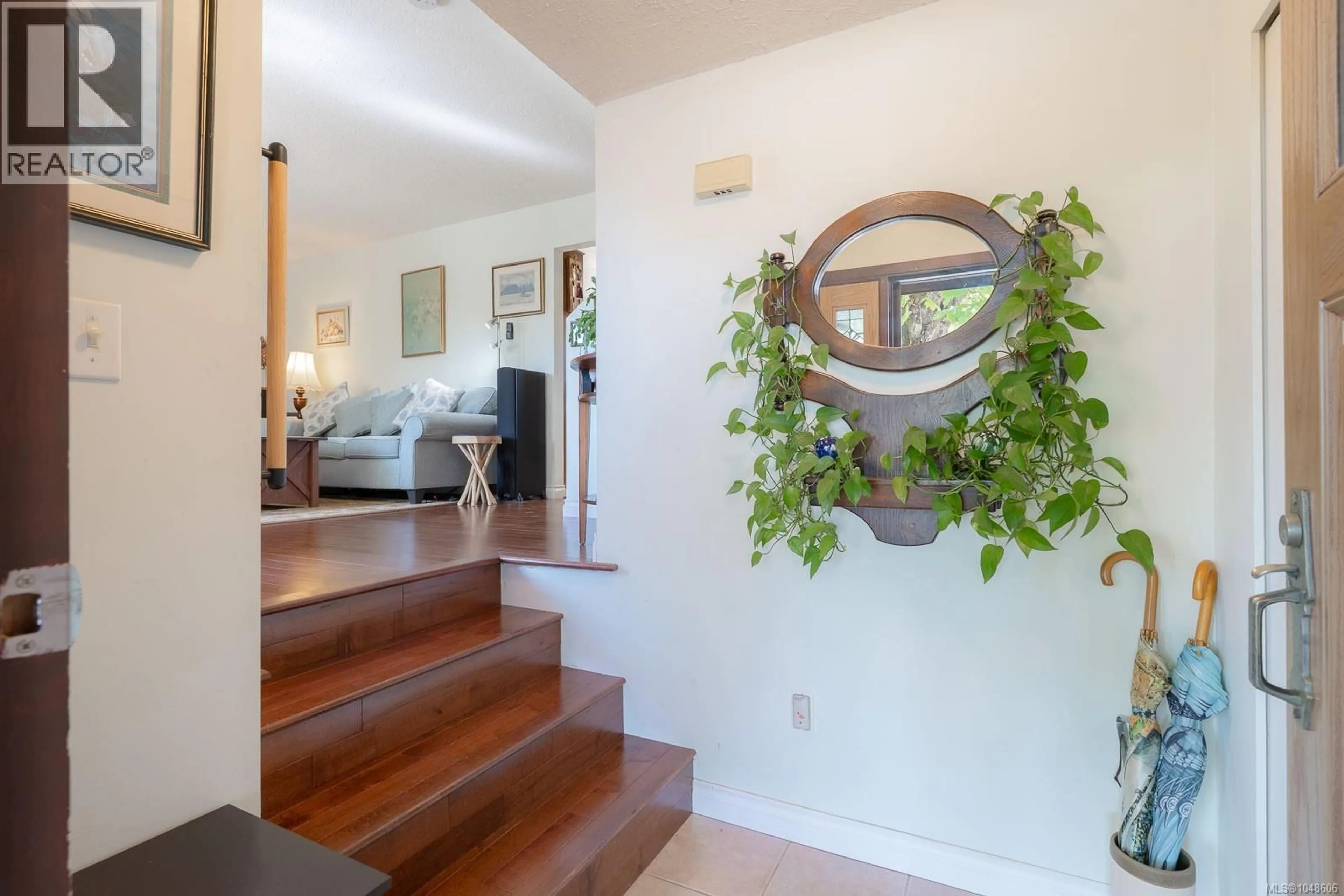 Indoor entryway for 1855 SANDRA PLACE, Duncan British Columbia V9L5A4