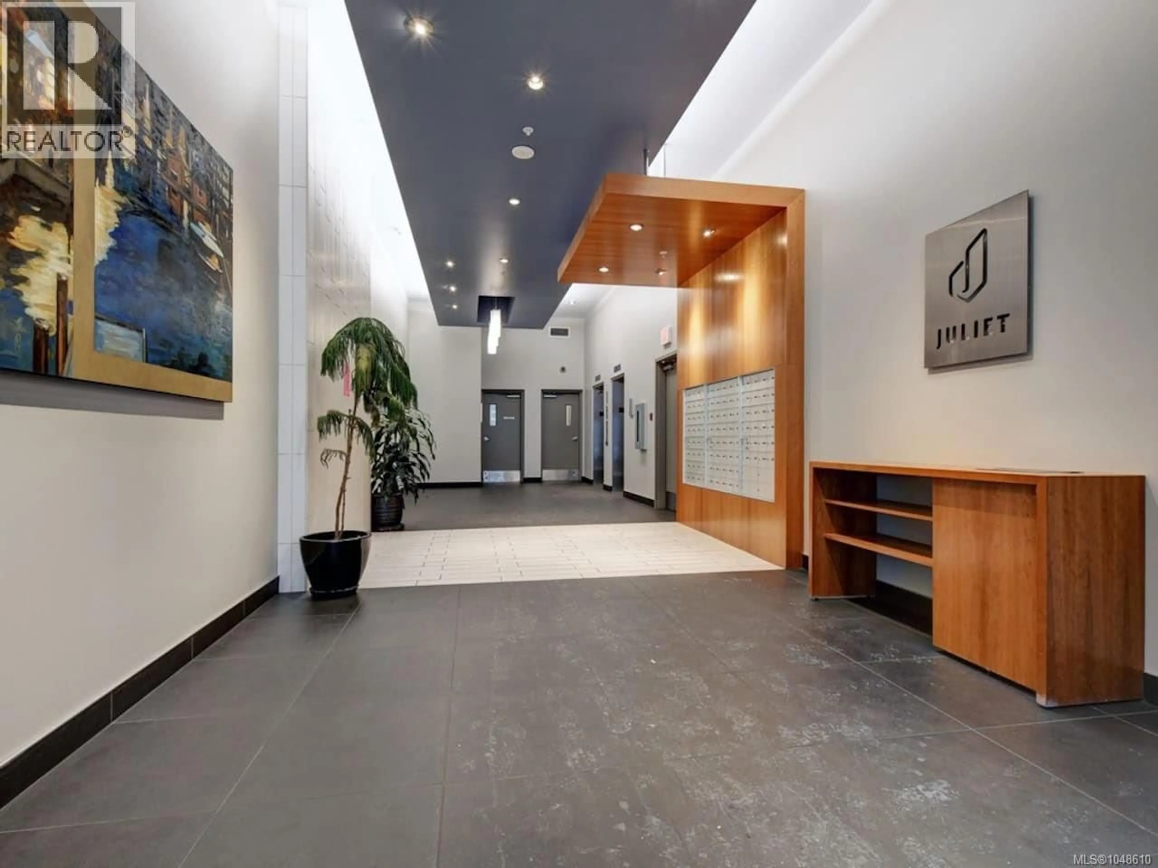 Indoor foyer for 902 - 760 JOHNSON STREET, Victoria British Columbia V8W1N1