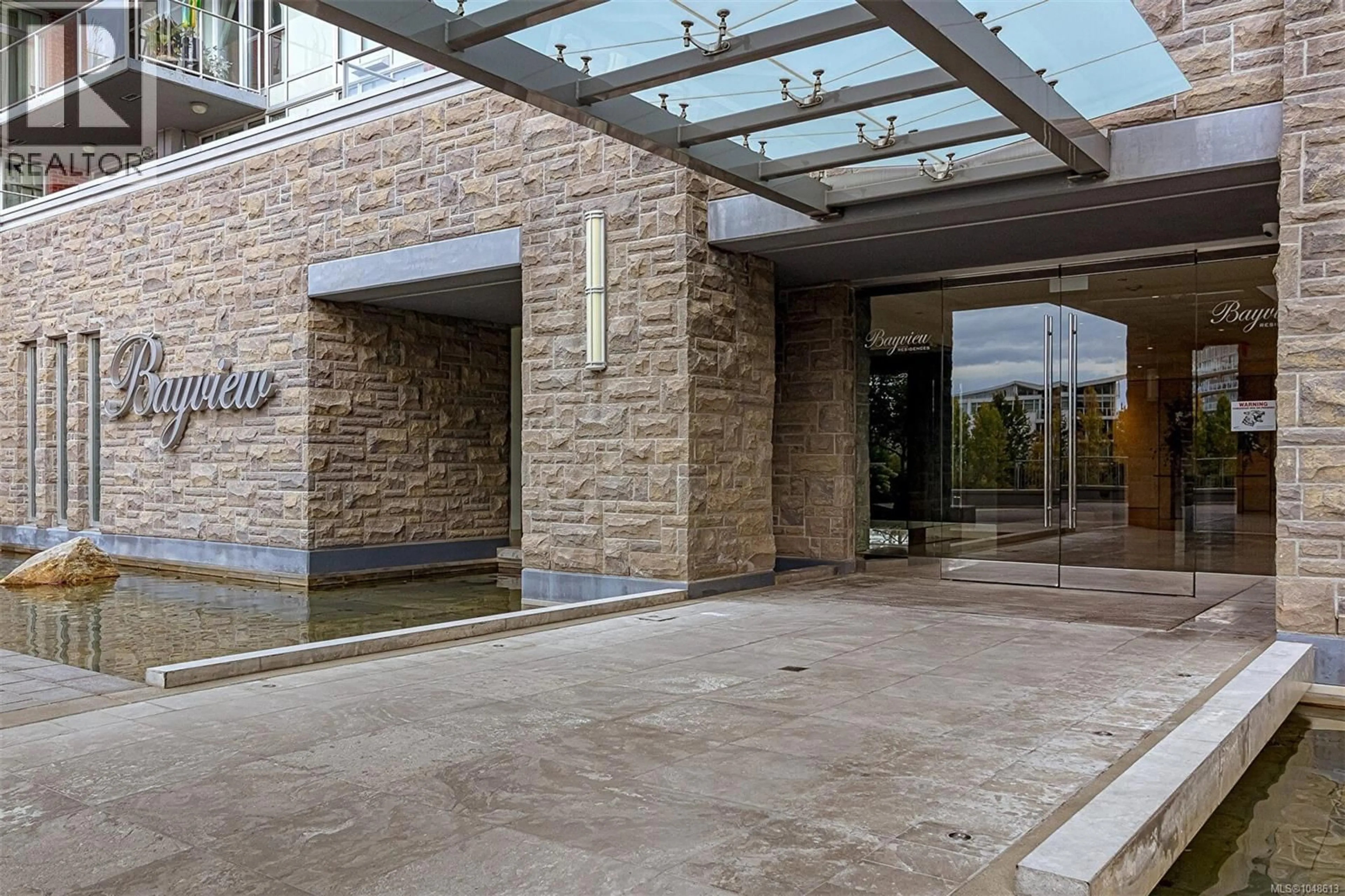 Indoor foyer for 313 - 100 SAGHALIE ROAD, Victoria British Columbia V9A0A1