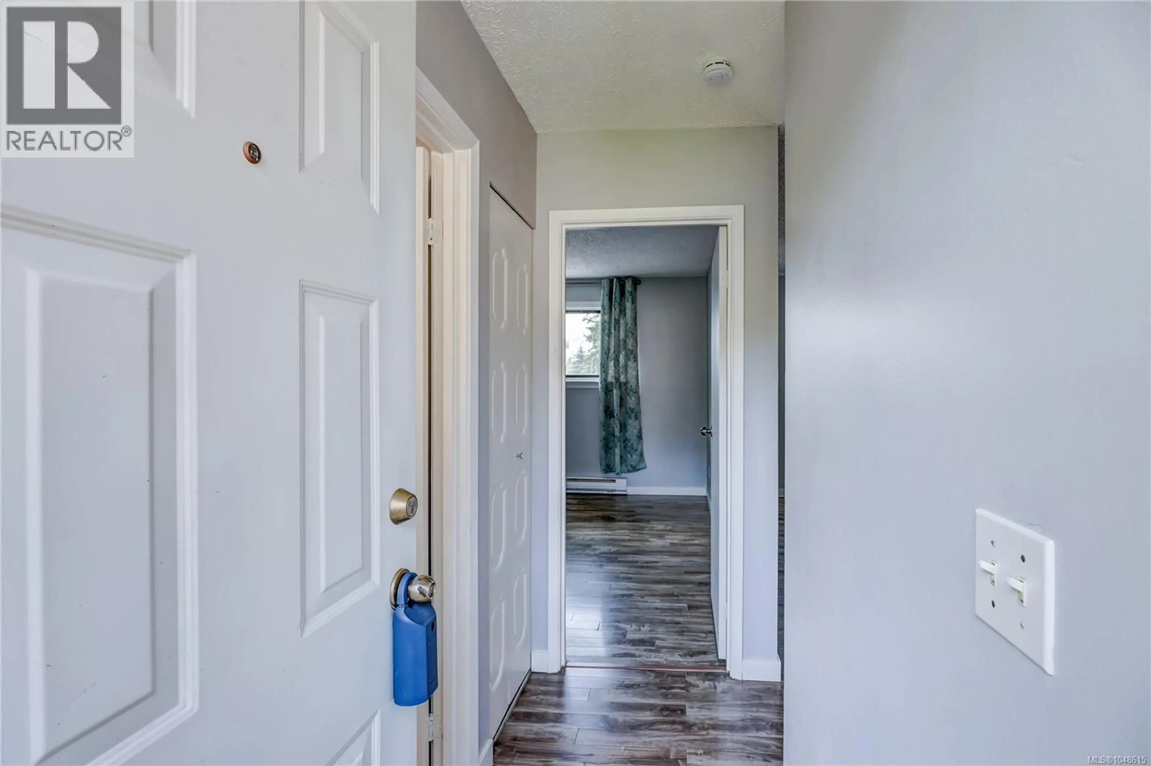 Indoor entryway for 40 - 25 PRYDE AVENUE, Nanaimo British Columbia V9V1J3
