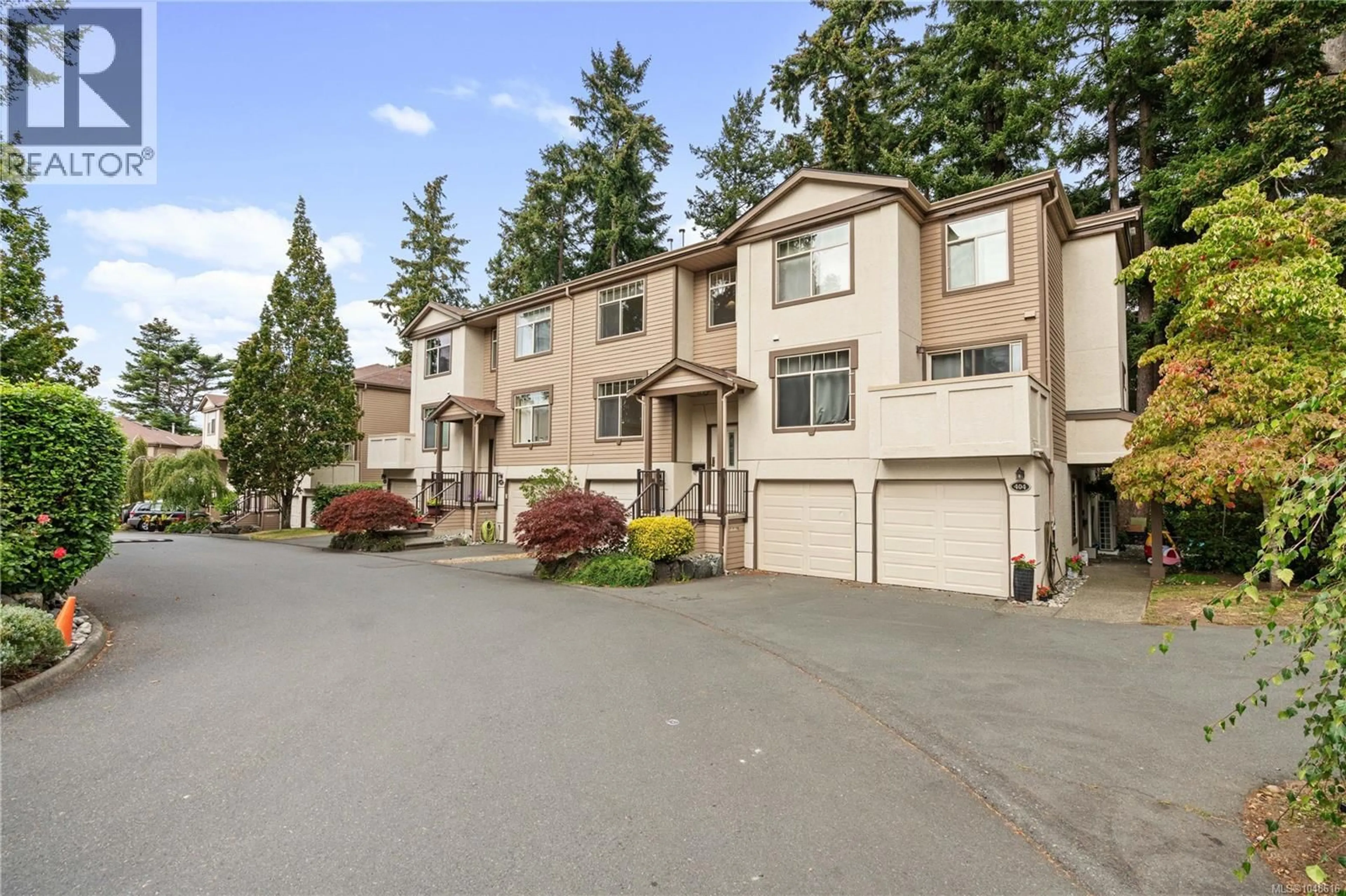 A pic from outside/outdoor area/front of a property/back of a property/a pic from drone, street for 403 - 288 ELTHAM ROAD, View Royal British Columbia V9B1J9