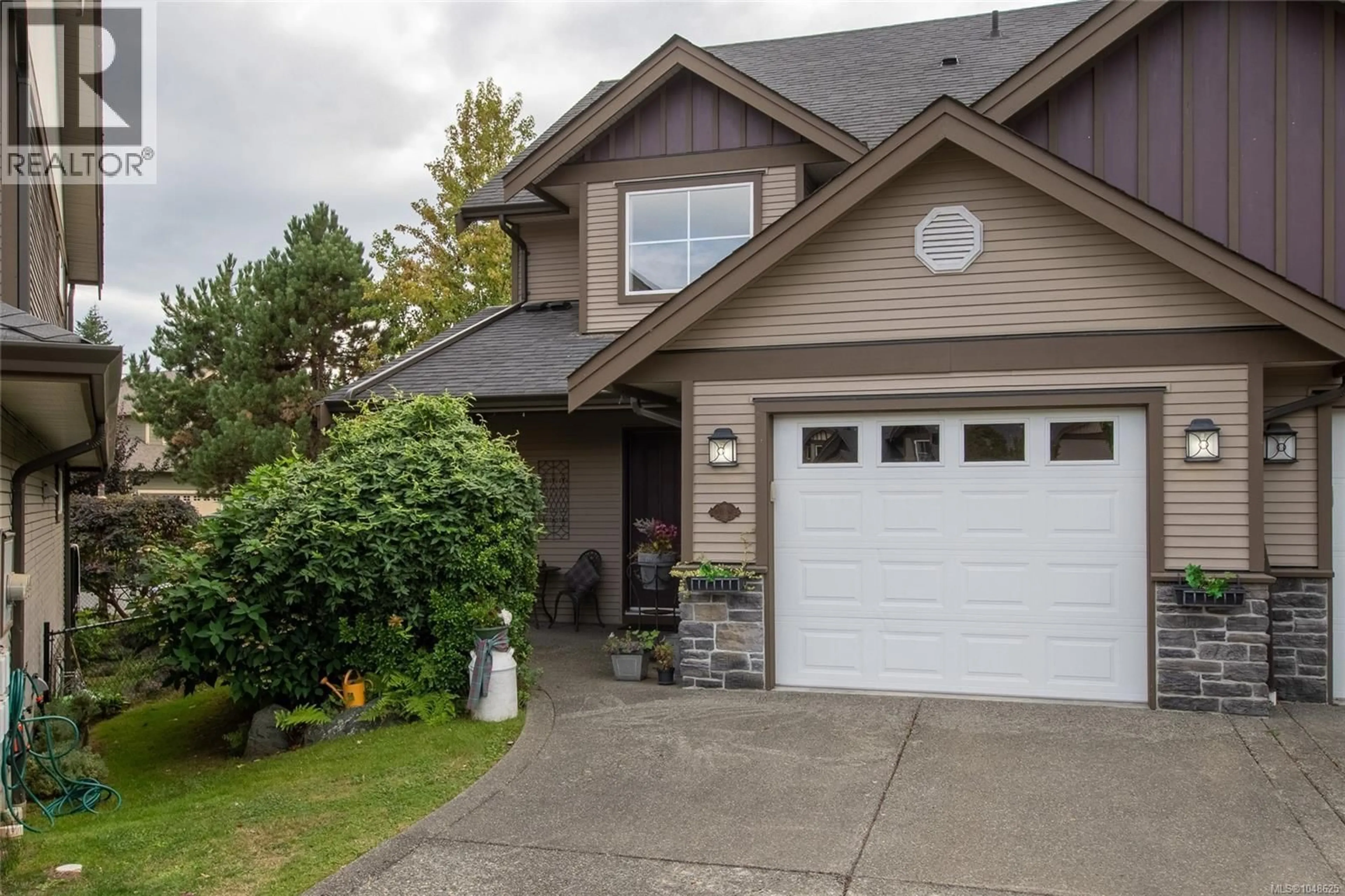 Home with vinyl exterior material, street for 14 - 6250 PALAHI ROAD, Duncan British Columbia V9L6Z3