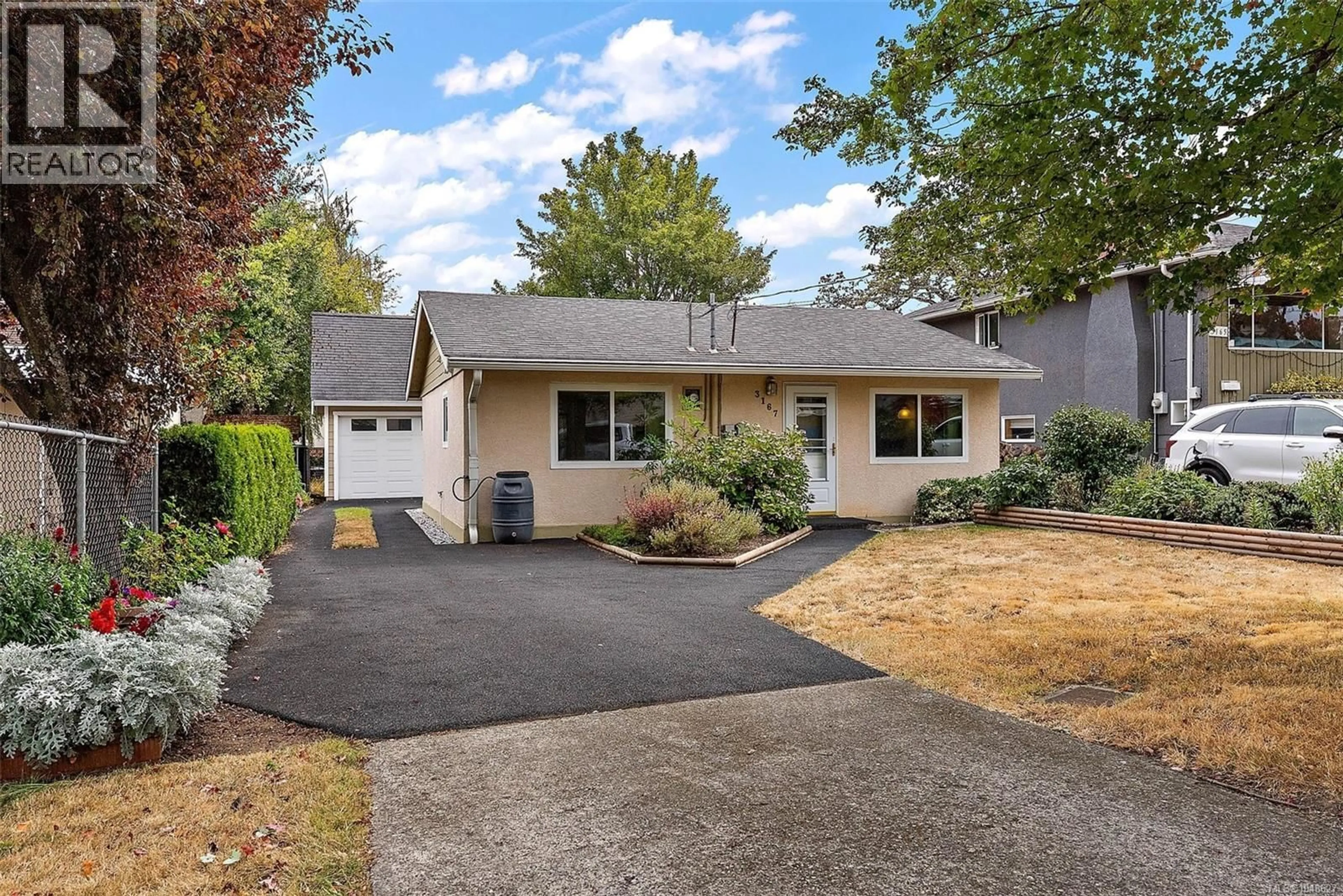 Home with vinyl exterior material, street for 3167 IRMA STREET, Victoria British Columbia V9A1S9