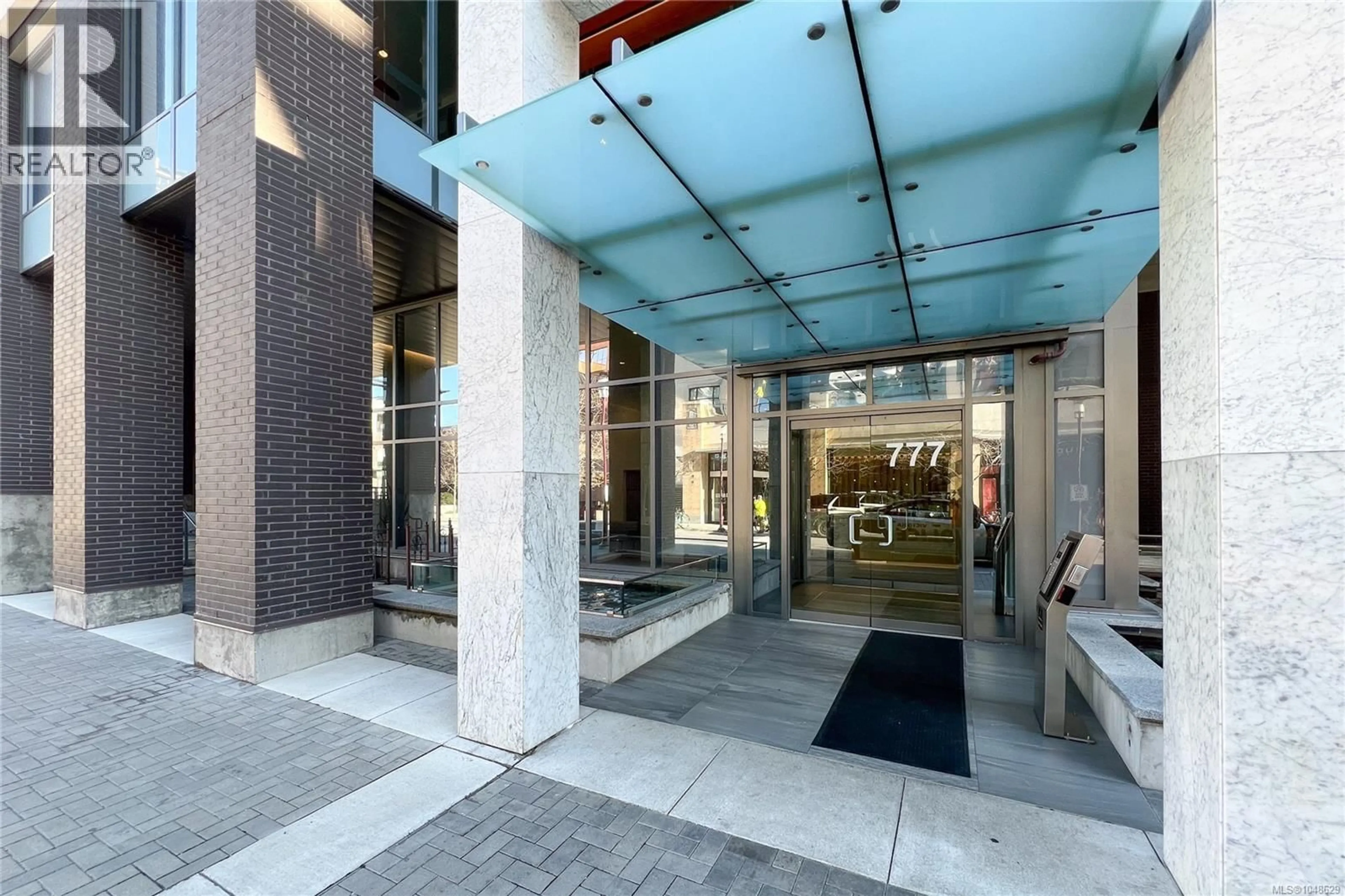 Indoor foyer for 1108 - 777 HERALD STREET, Victoria British Columbia V8T0C7