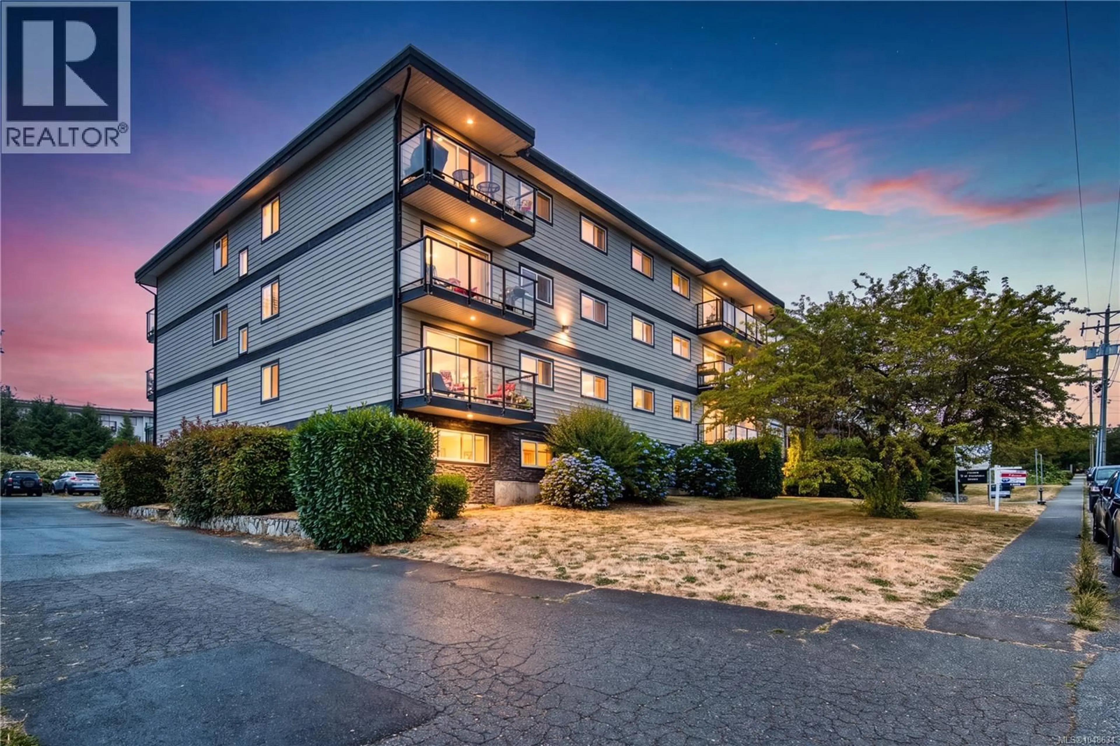 Patio, building for 110 - 218 BAYVIEW AVENUE, Ladysmith British Columbia V9G1S9