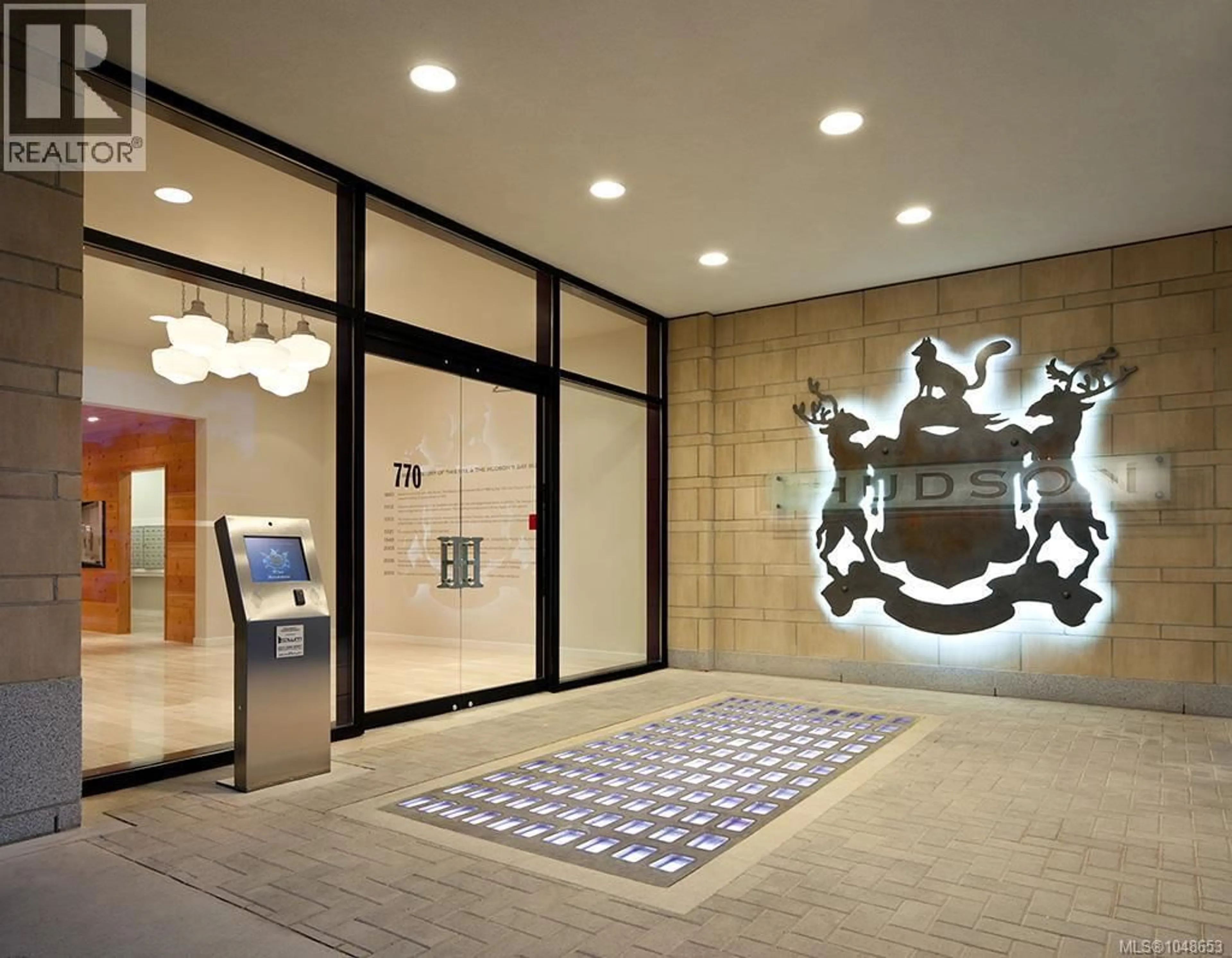Indoor foyer for 500 - 770 FISGARD STREET, Victoria British Columbia V8W0B8