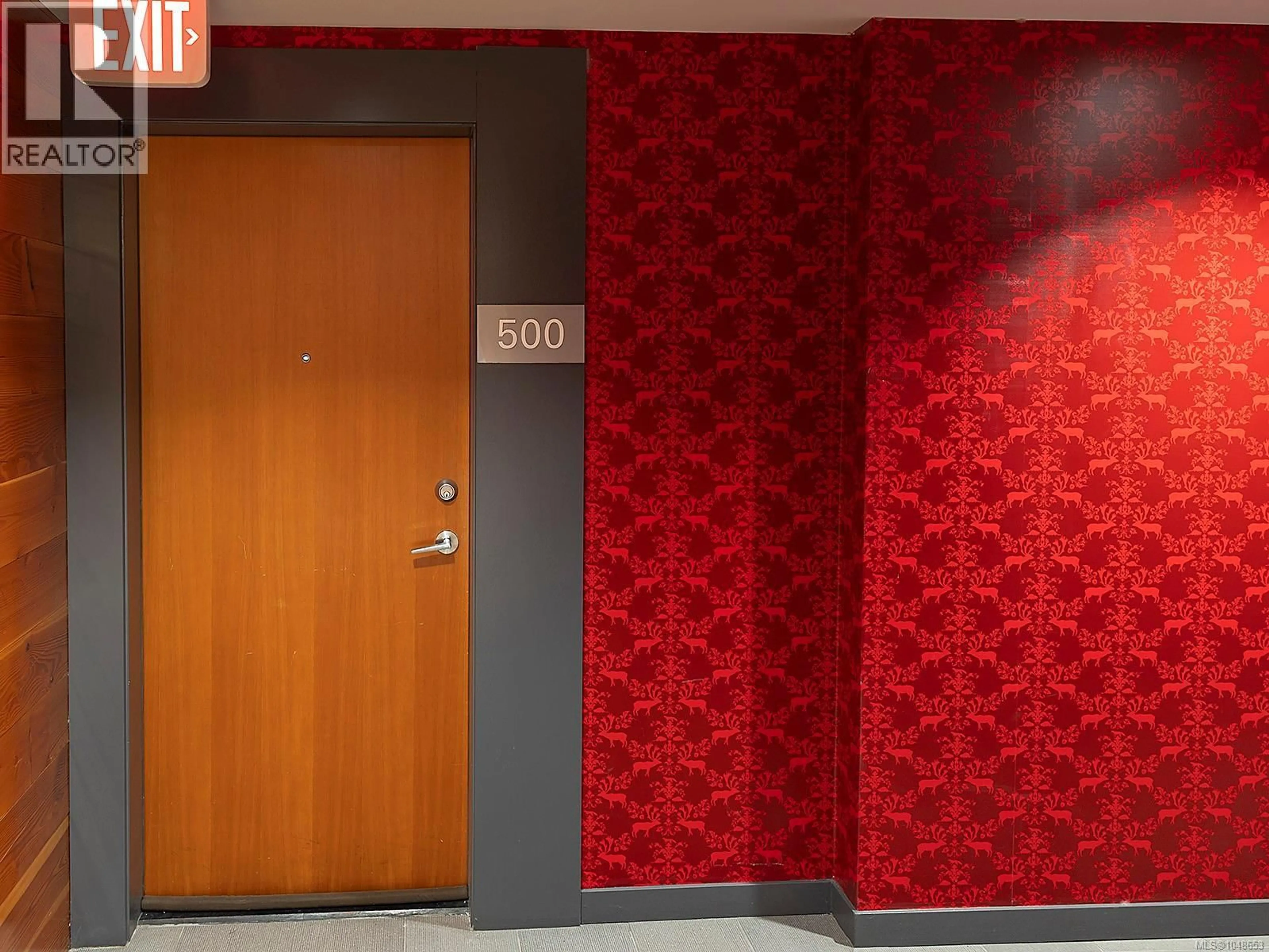Indoor foyer for 500 - 770 FISGARD STREET, Victoria British Columbia V8W0B8