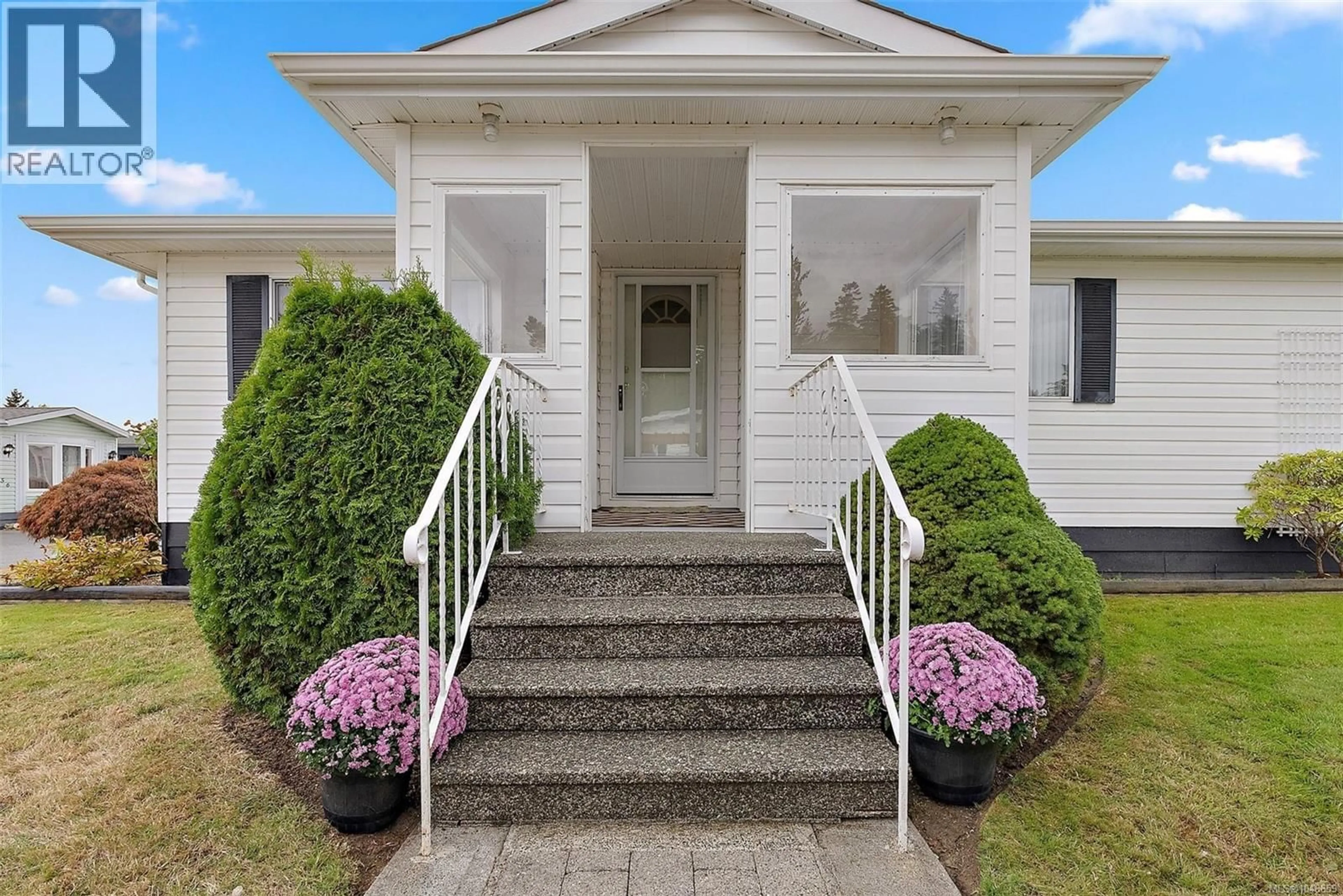 Home with vinyl exterior material, street for 53 - 7701 CENTRAL SAANICH ROAD, Central Saanich British Columbia V8M1X4