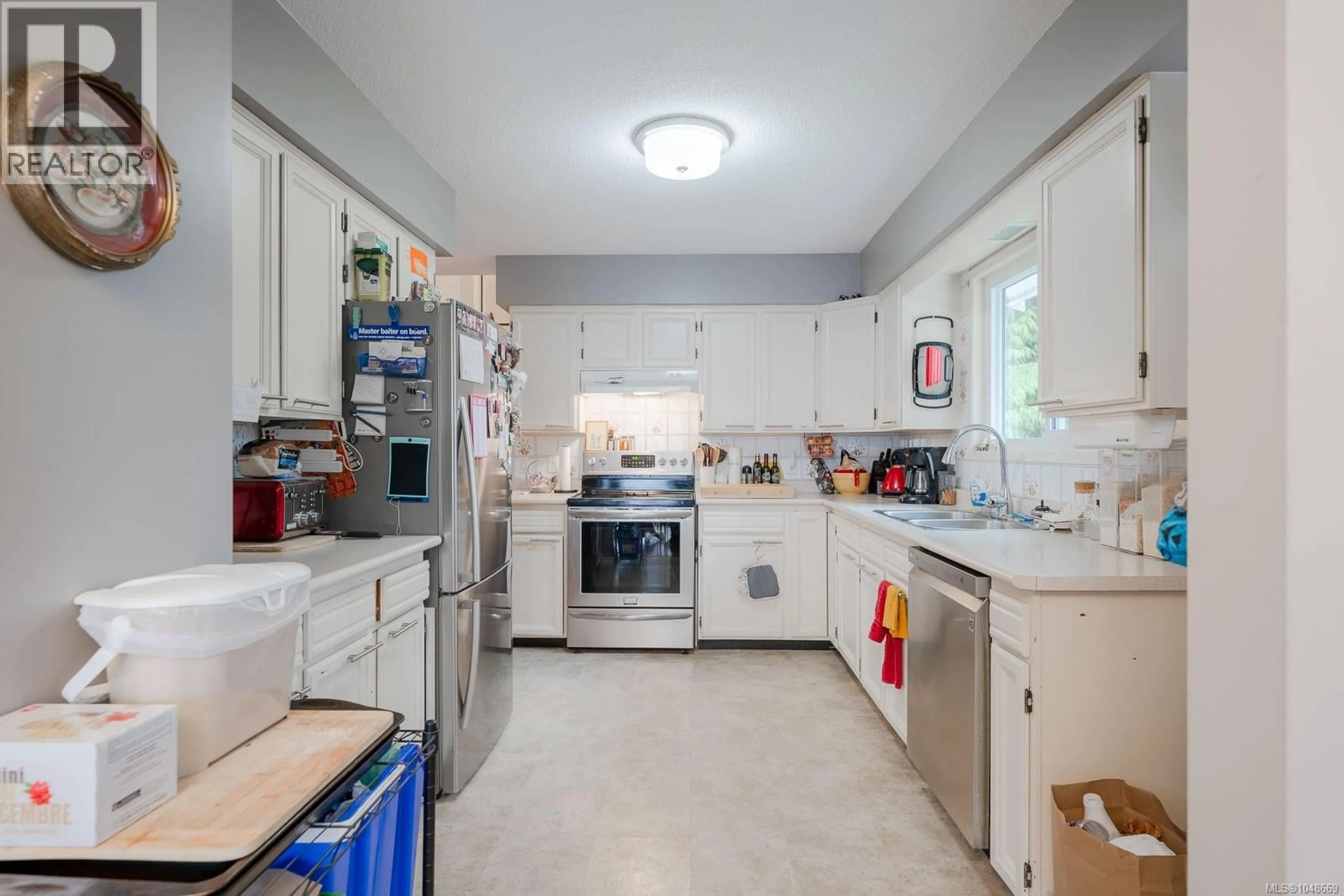 Standard kitchen, ceramic/tile floor for 395 DOGWOOD DRIVE, Ladysmith British Columbia V9G1B7