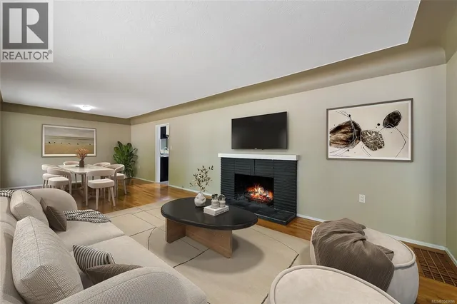 1277 REVERCOMB PLACE, Victoria 2