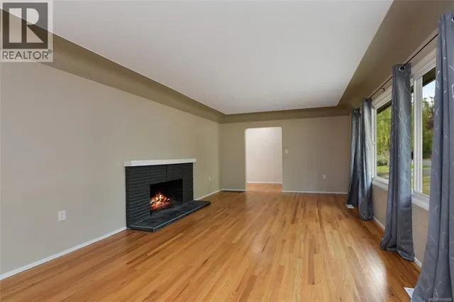 1277 REVERCOMB PLACE, Victoria 5