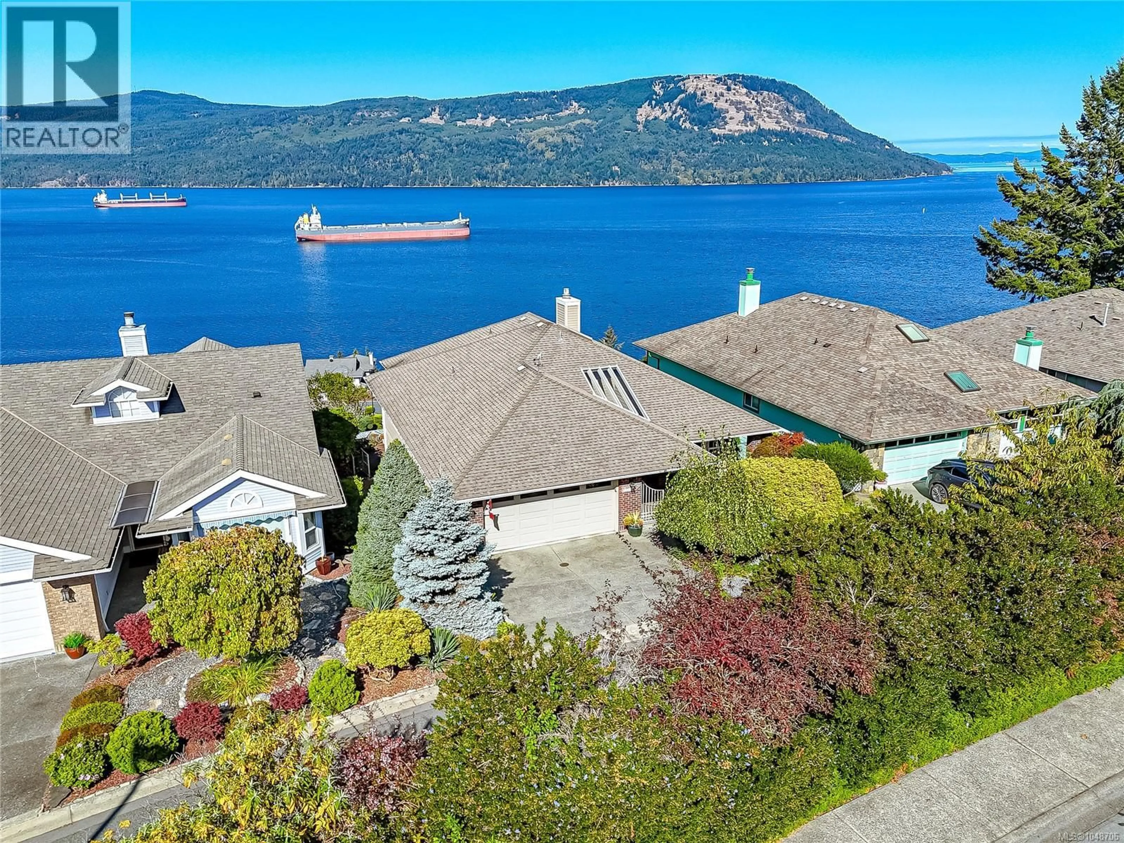 A pic from outside/outdoor area/front of a property/back of a property/a pic from drone, water/lake/river/ocean view for 3661 RIDGE LANE, Cobble Hill British Columbia V8H0K8