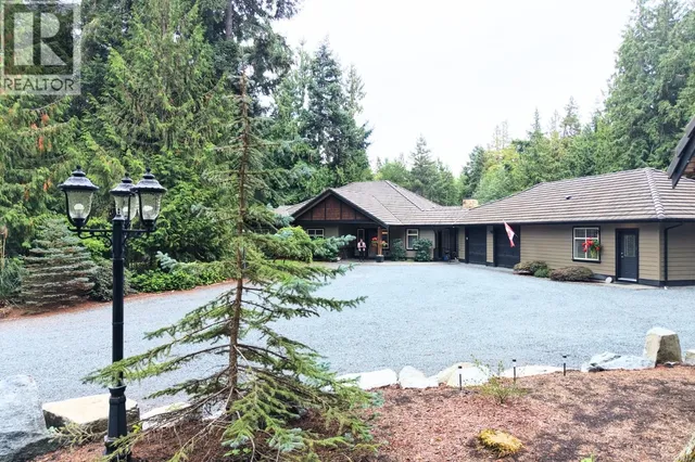 1090 COLDWATER ROAD, Parksville 2