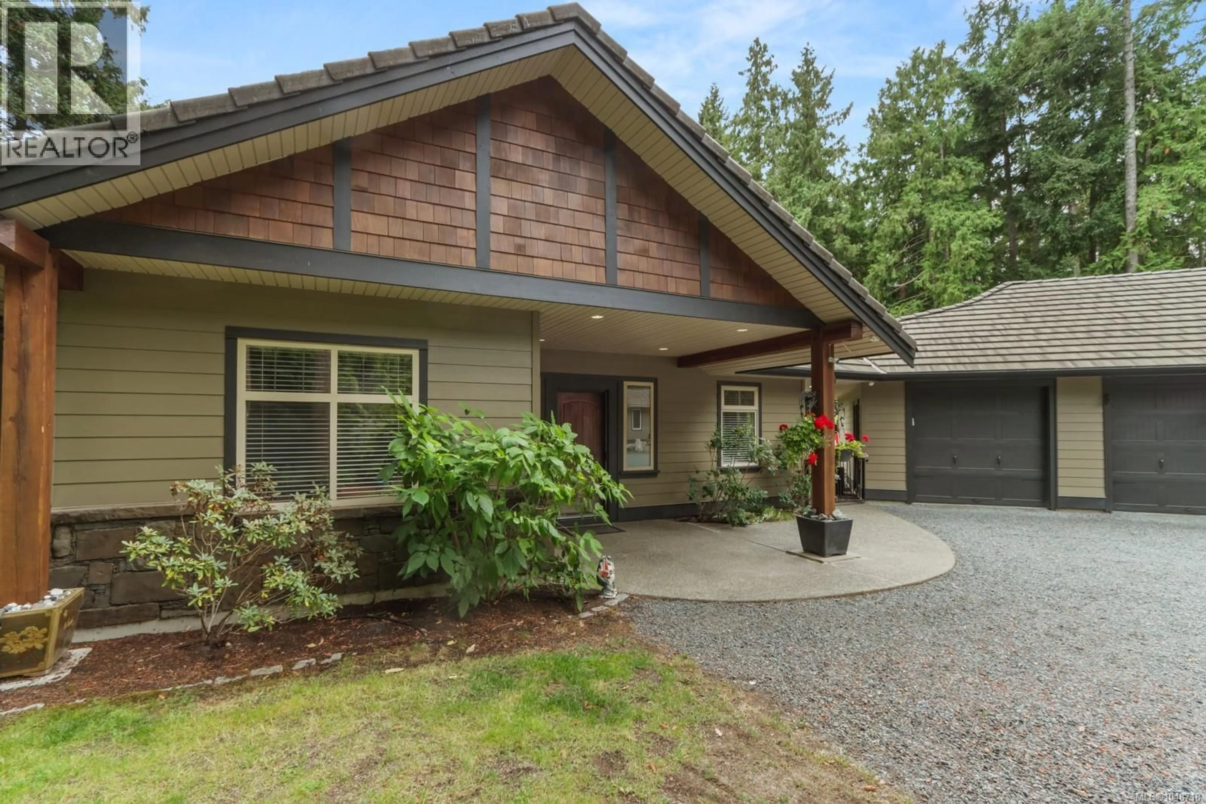 Home with vinyl exterior material, street for 1090 COLDWATER ROAD, Parksville British Columbia V9P2T2