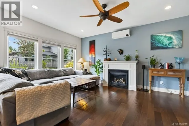 2581 KENDAL AVENUE, Cumberland 4