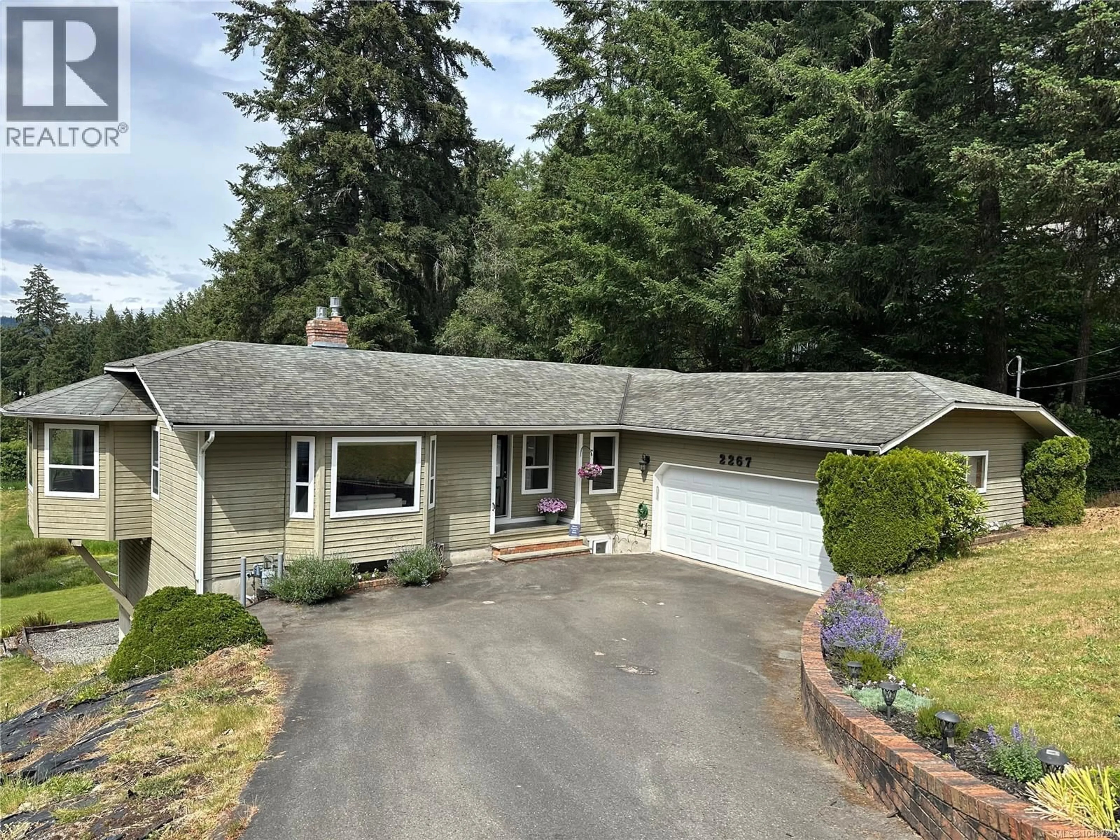 A pic from outside/outdoor area/front of a property/back of a property/a pic from drone, street for 2267 REGINA DRIVE, Duncan British Columbia V9L5V3
