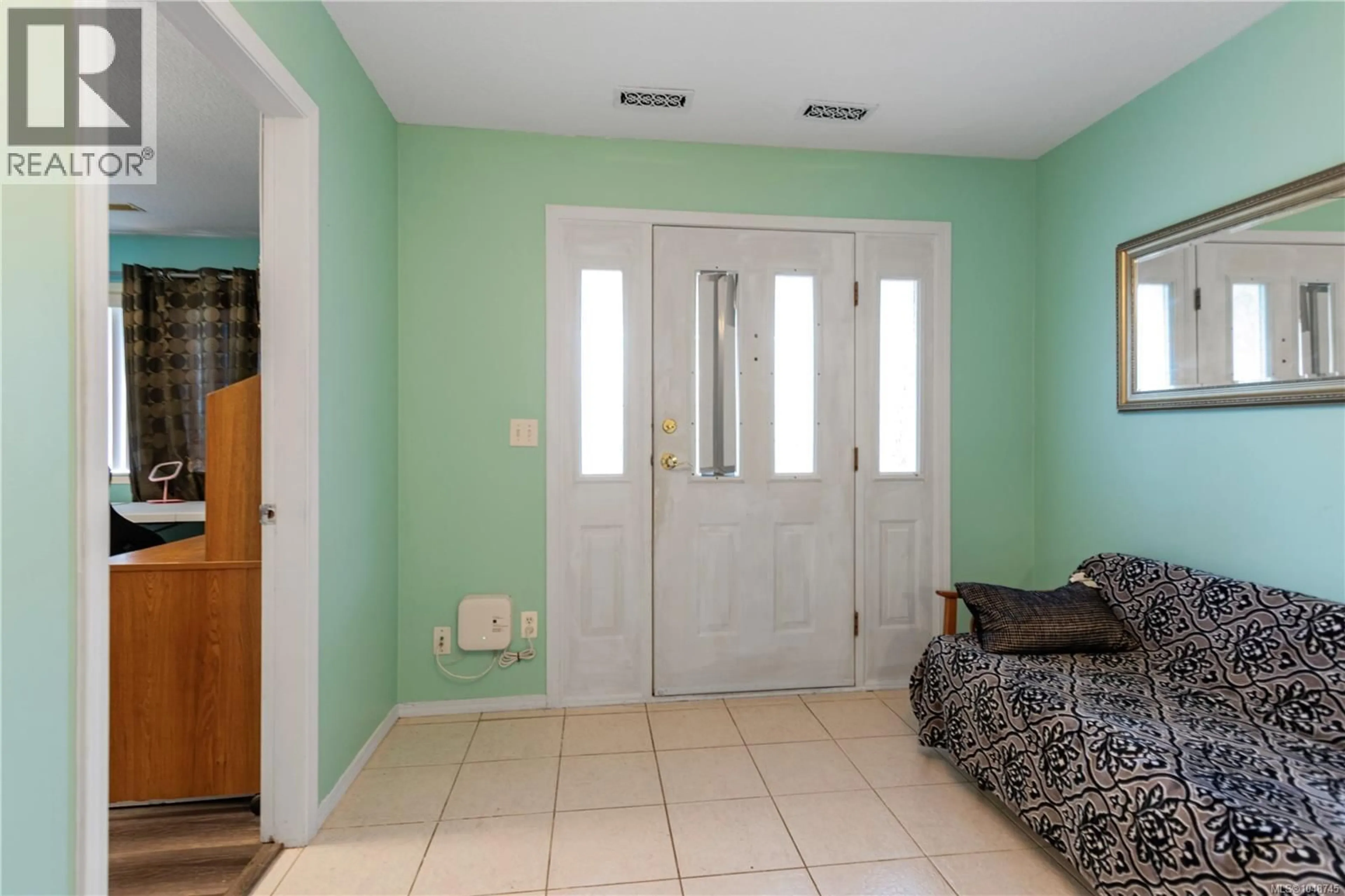 Indoor entryway for 5143 CAROL PLACE, Nanaimo British Columbia V9T5Z3