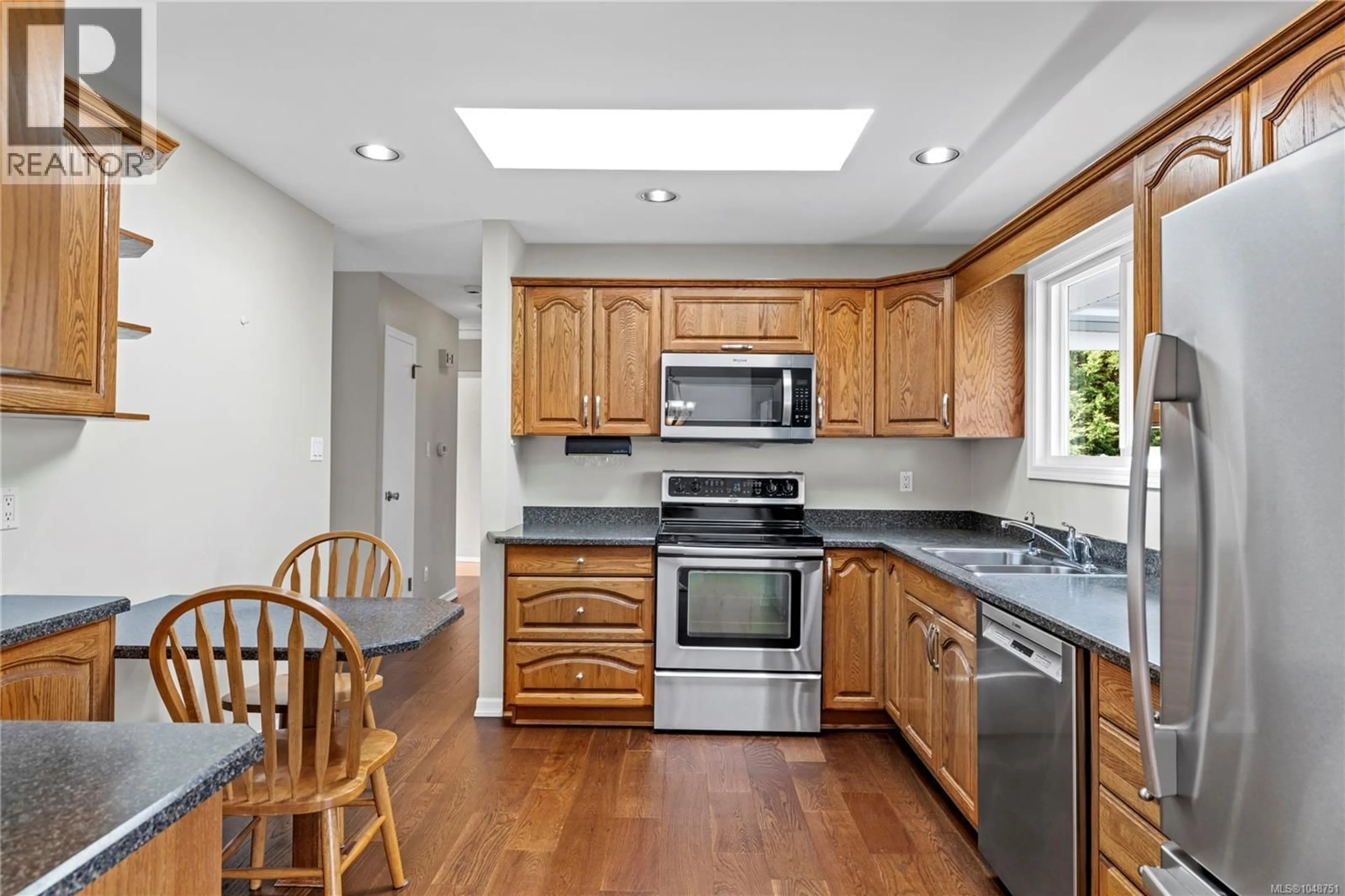 Standard kitchen, unknown for 3550 COUNTRY CLUB DRIVE, Nanaimo British Columbia V9T1T9