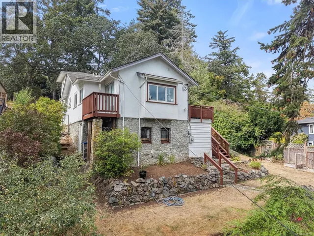 3938 WILKINSON ROAD, Saanich 3